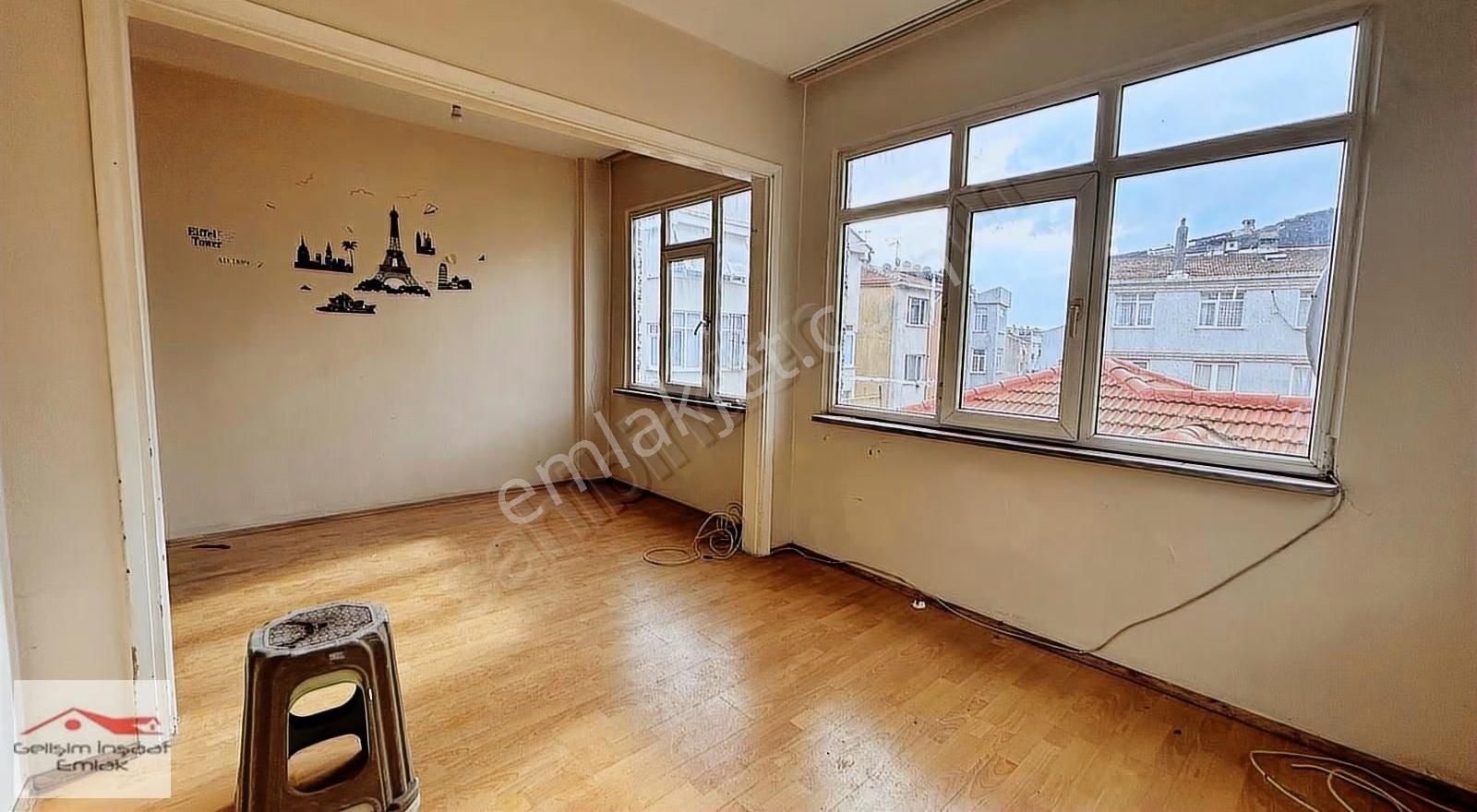 Gelişim Emlak`tan K.mpaşa Meydana Yakın, Mutfağı Yeni 60m², 1+1 - Görsel 2