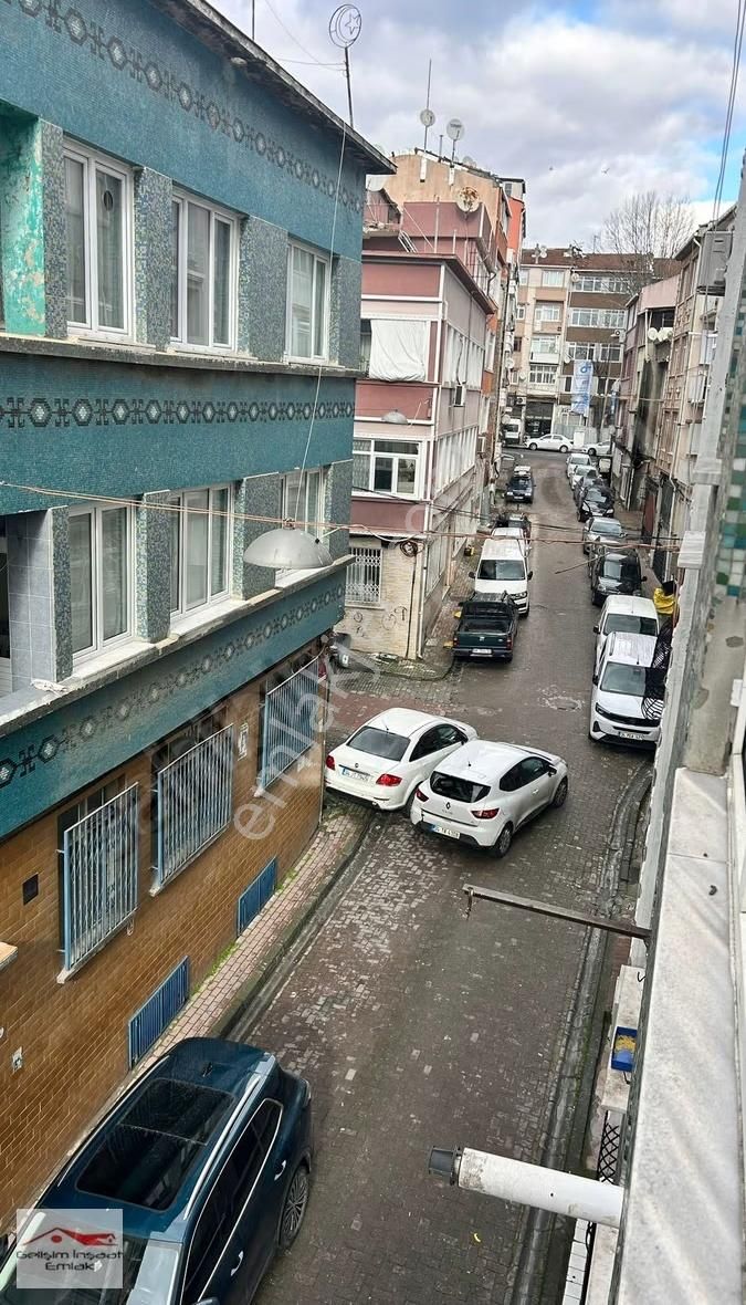Gelişim Emlak`tan K.mpaşa Meydana Yakın, Mutfağı Yeni 60m², 1+1 - Görsel 4