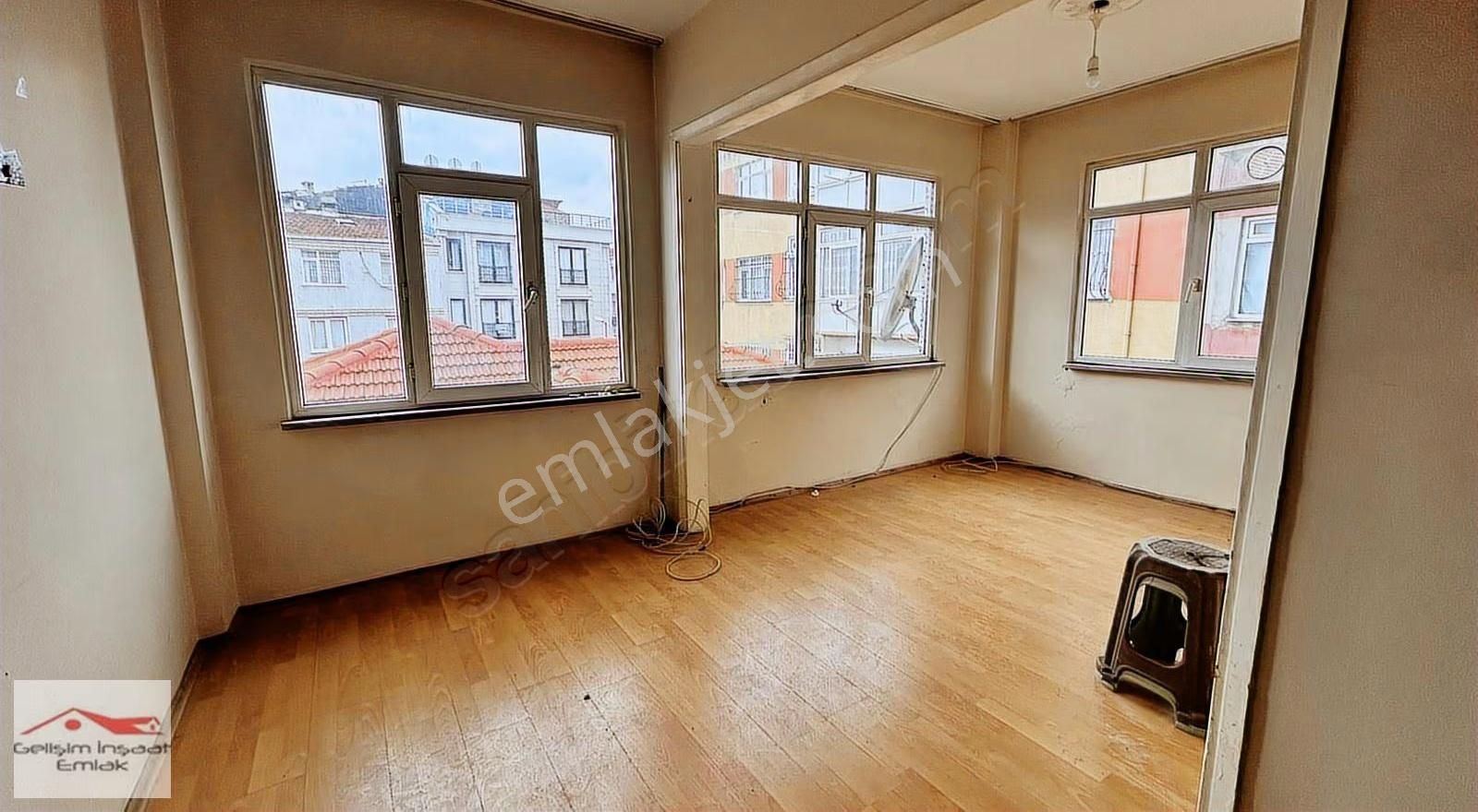 Gelişim Emlak`tan K.mpaşa Meydana Yakın, Mutfağı Yeni 60m², 1+1 - Görsel 5