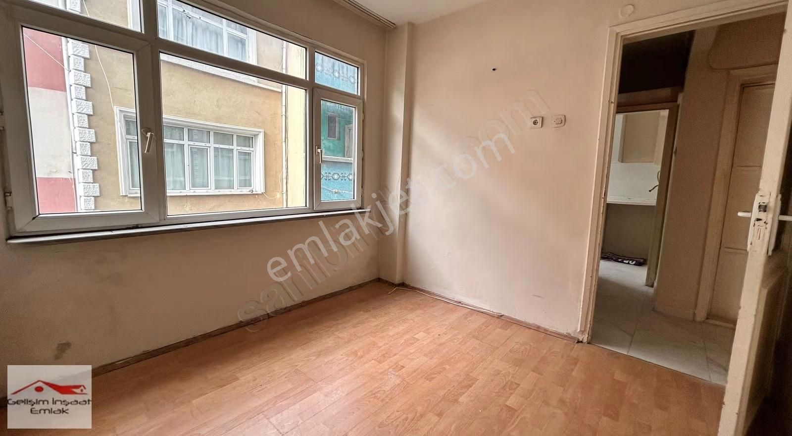 Gelişim Emlak`tan K.mpaşa Meydana Yakın, Mutfağı Yeni 60m², 1+1 - Görsel 6