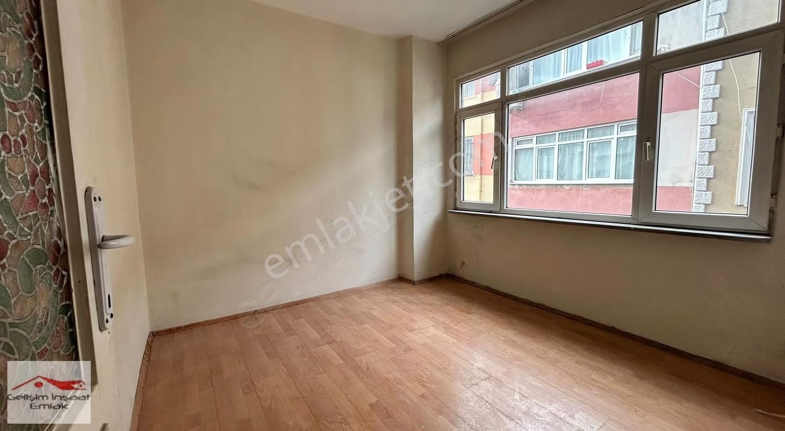 Gelişim Emlak`tan K.mpaşa Meydana Yakın, Mutfağı Yeni 60m², 1+1 - Görsel 11