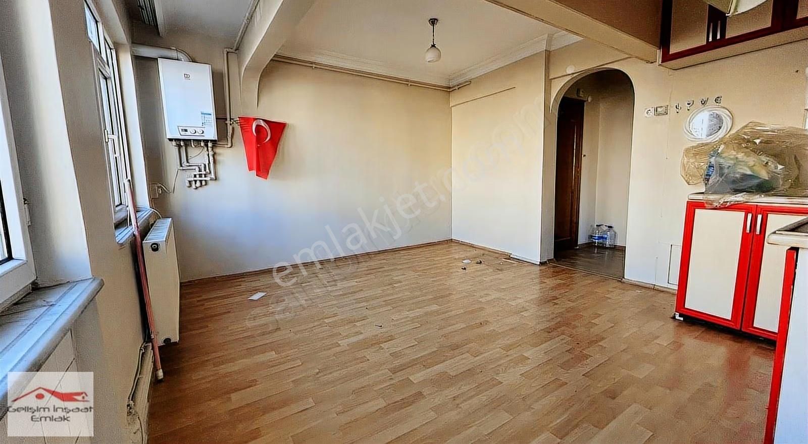 Gelişim Emlak`tan Masrafsız, Çift Cephe, Balkonlu, 80m², 2+1 - Görsel 5