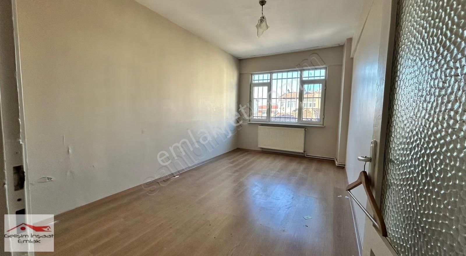 Gelişim Emlak`tan Masrafsız, Çift Cephe, Balkonlu, 80m², 2+1 - Görsel 8