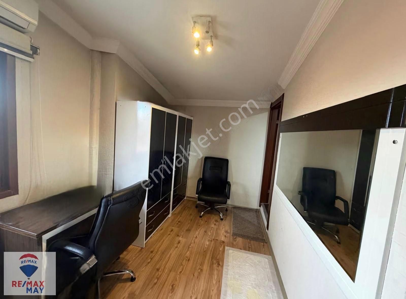 Yukarı Bahçelievlerde 7.caddeye Çok Yakın 3,5+1 Satılık Daire