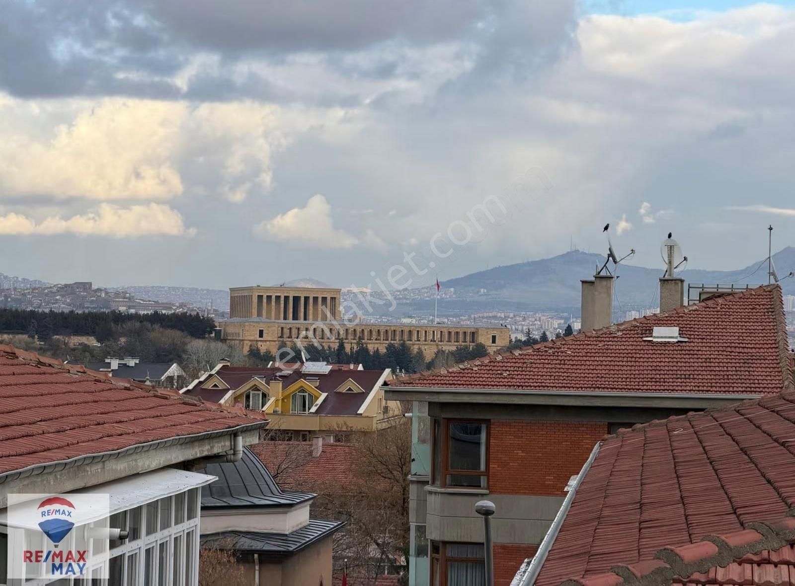 Yukarı Bahçelievlerde 7.caddeye Çok Yakın 3,5+1 Satılık Daire - Görsel 3