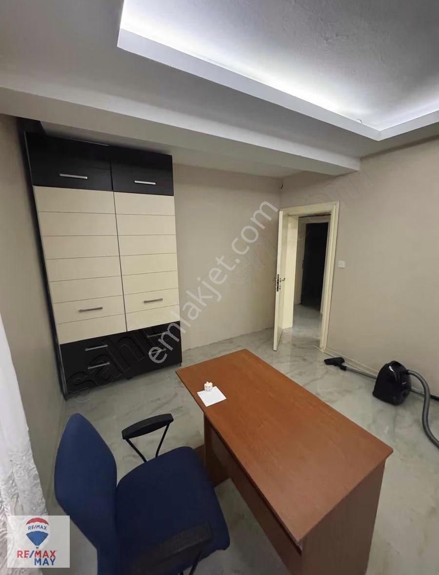 Gaziosmanpaşa'da Köşk Karşısında Kiralık Mobilyalı Ofis