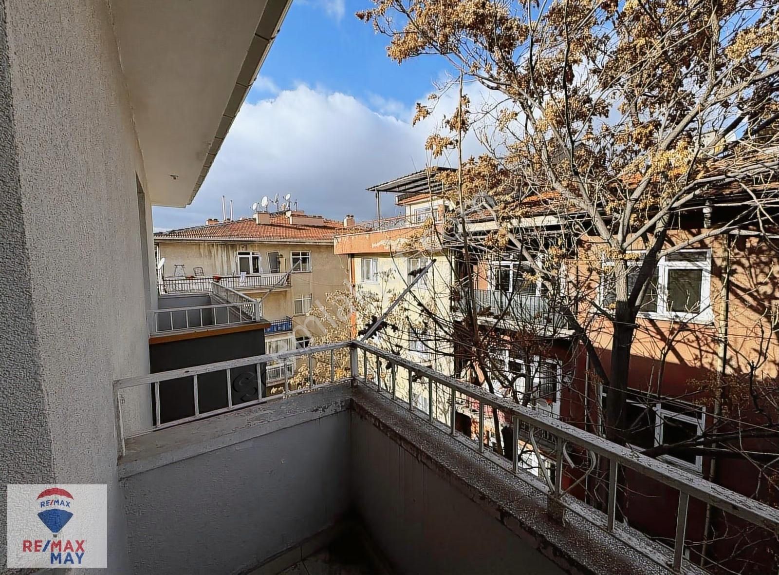 Gültepe Petek Sokakta Satılık 3+1 Daire - Görsel 9