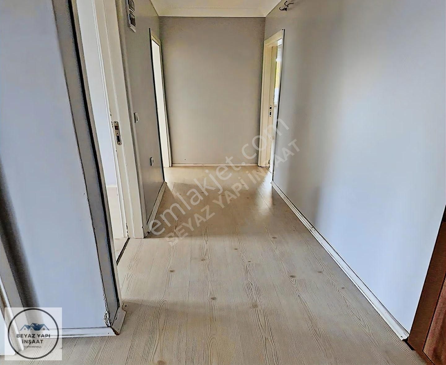 Beyaz Yapı'dan Masrafsız Açık-kapalı Otoparklı 2+1 Ara Kat Daire - Görsel 8