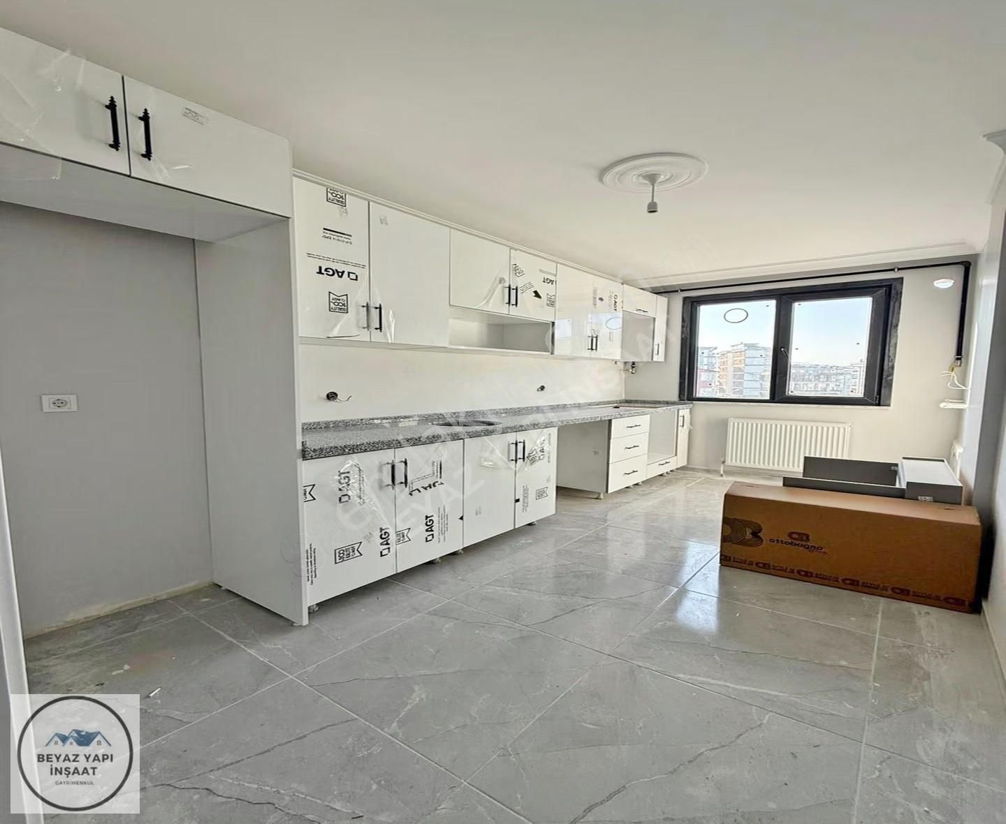 Beyaz Yapı'dan Caddeye Paralel Büyük M2'ye Sahip 2+1 Ara Kat !!!