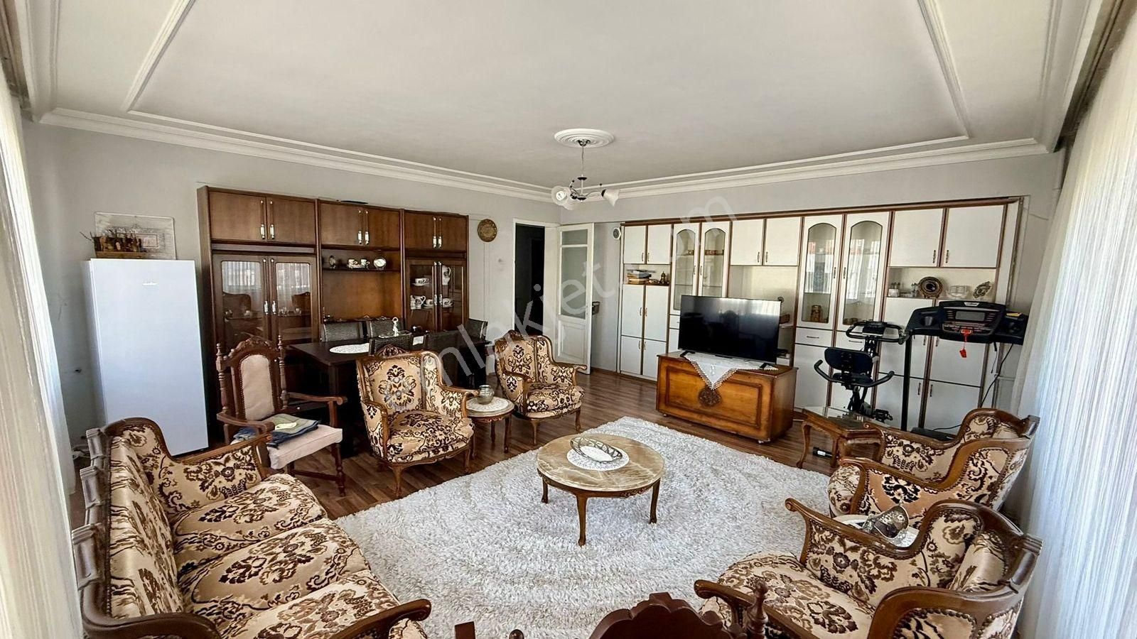 Denizli'nin En İşlek Noktasında: İster Ofis/büro - İster Daire!