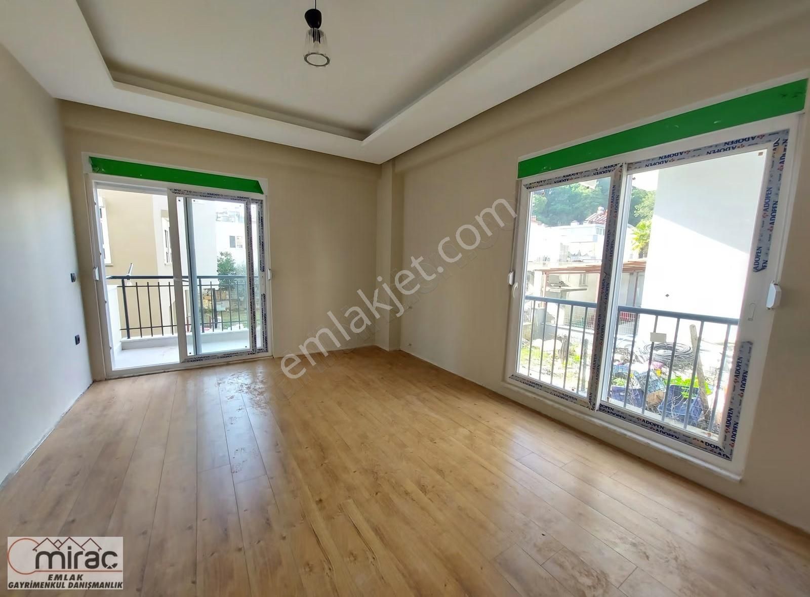 Çağlayan Mahallesinde Garaj Üstü 1.kat Sıfır 2+1 Daire