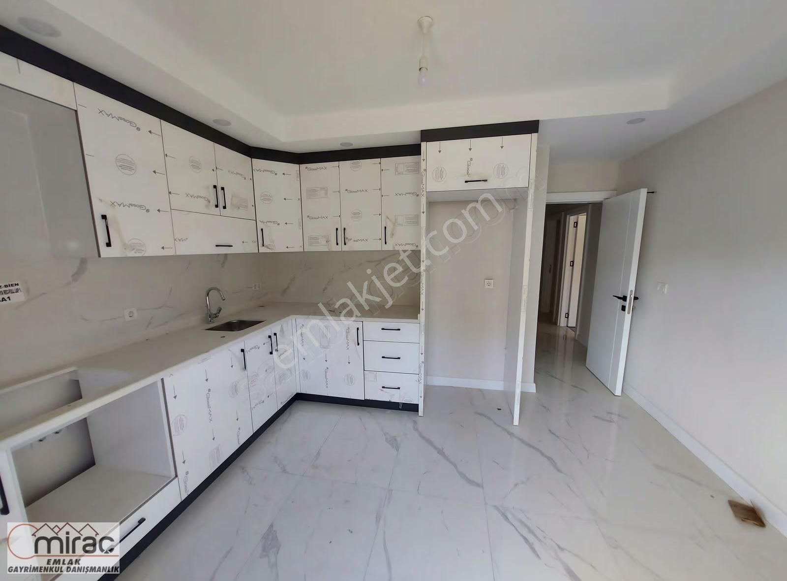 Emek Mahallesinde 2+1 Y.giriş Asansörlü Sıfır Daire - Görsel 2