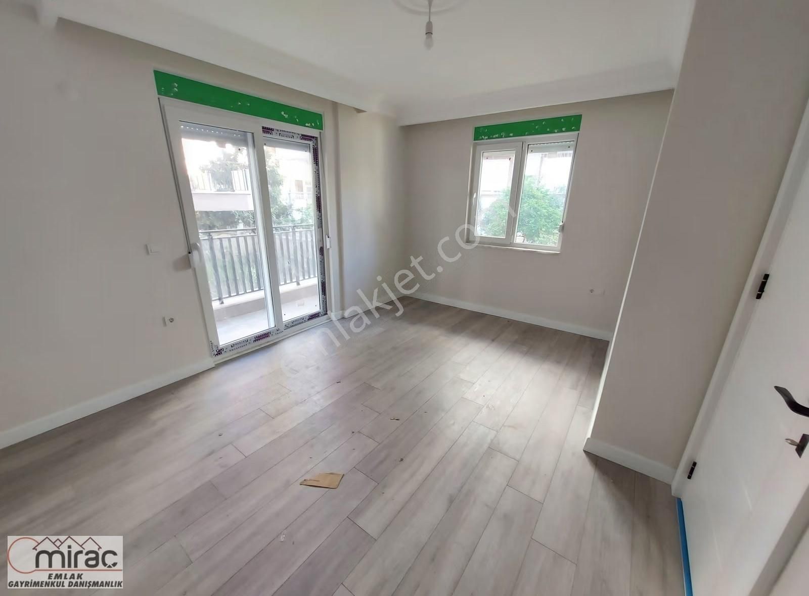 Emek Mahallesinde 2+1 Y.giriş Asansörlü Sıfır Daire - Görsel 3