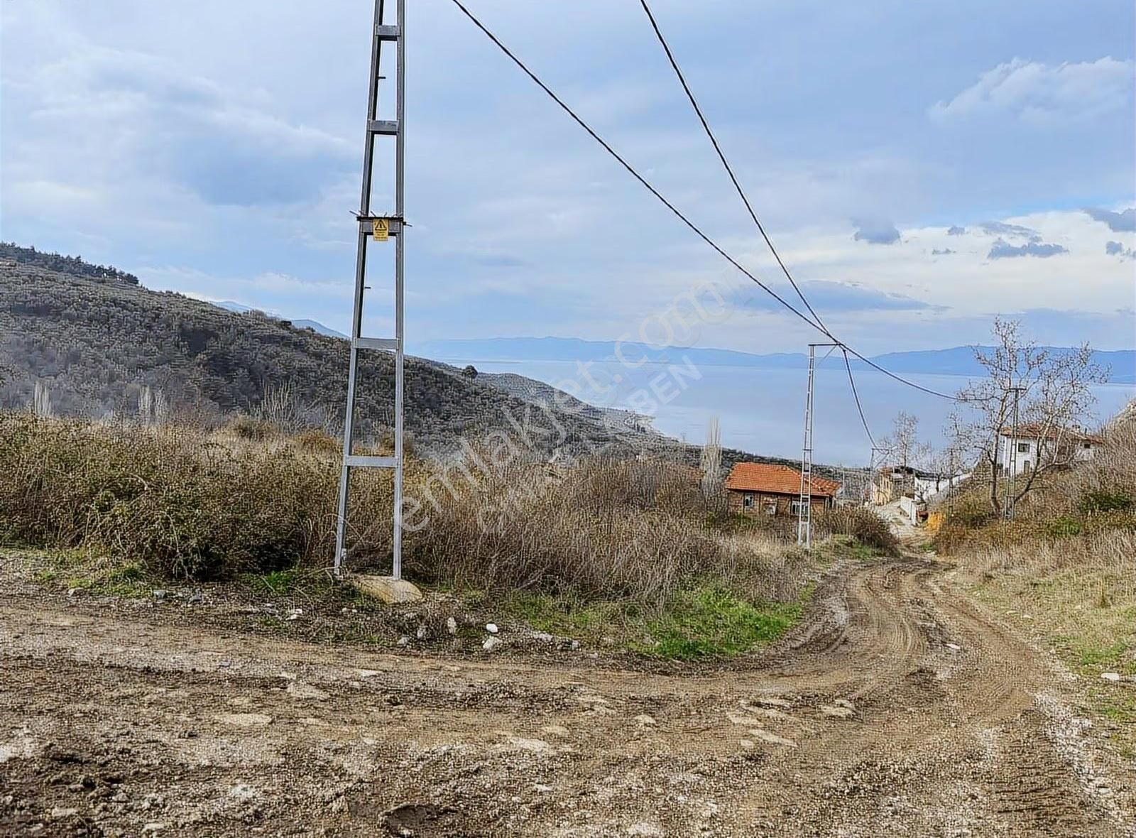 Acill!! En Özel Ve En Güzel Yer Göl Manzaralı Köyün Dibi - Görsel 9