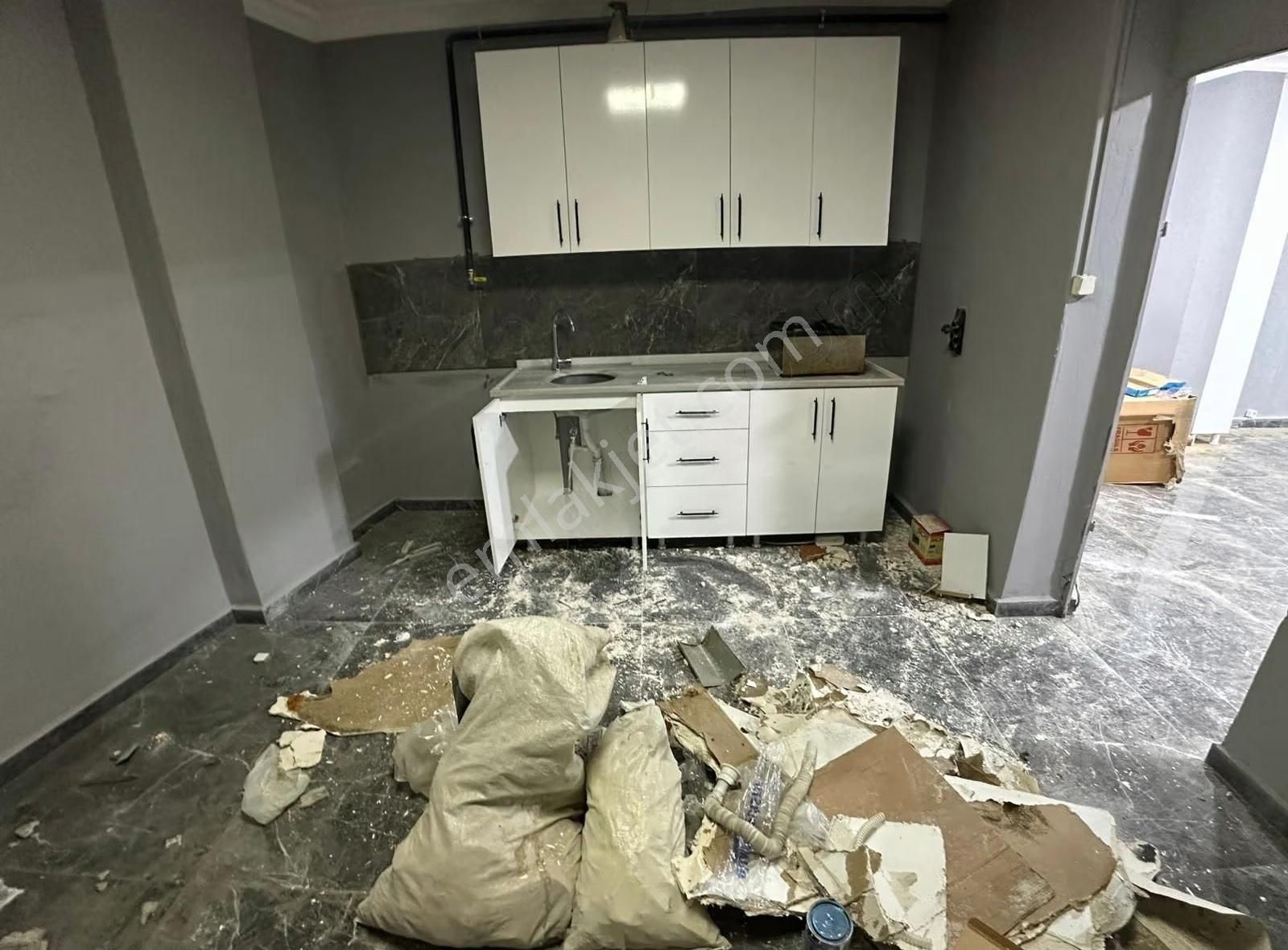 Bursa Emlak Alem-i Çarşı Merkezinde 50 M2 Pasaj İçinde Kiralık - Görsel 20