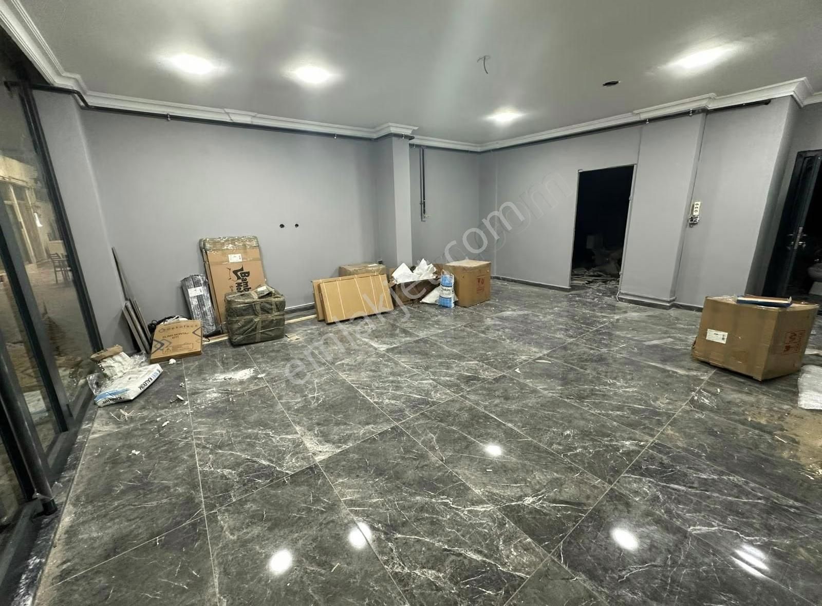 Bursa Emlak Alem-i Çarşı Merkezinde 50 M2 Pasaj İçinde Kiralık - Görsel 13