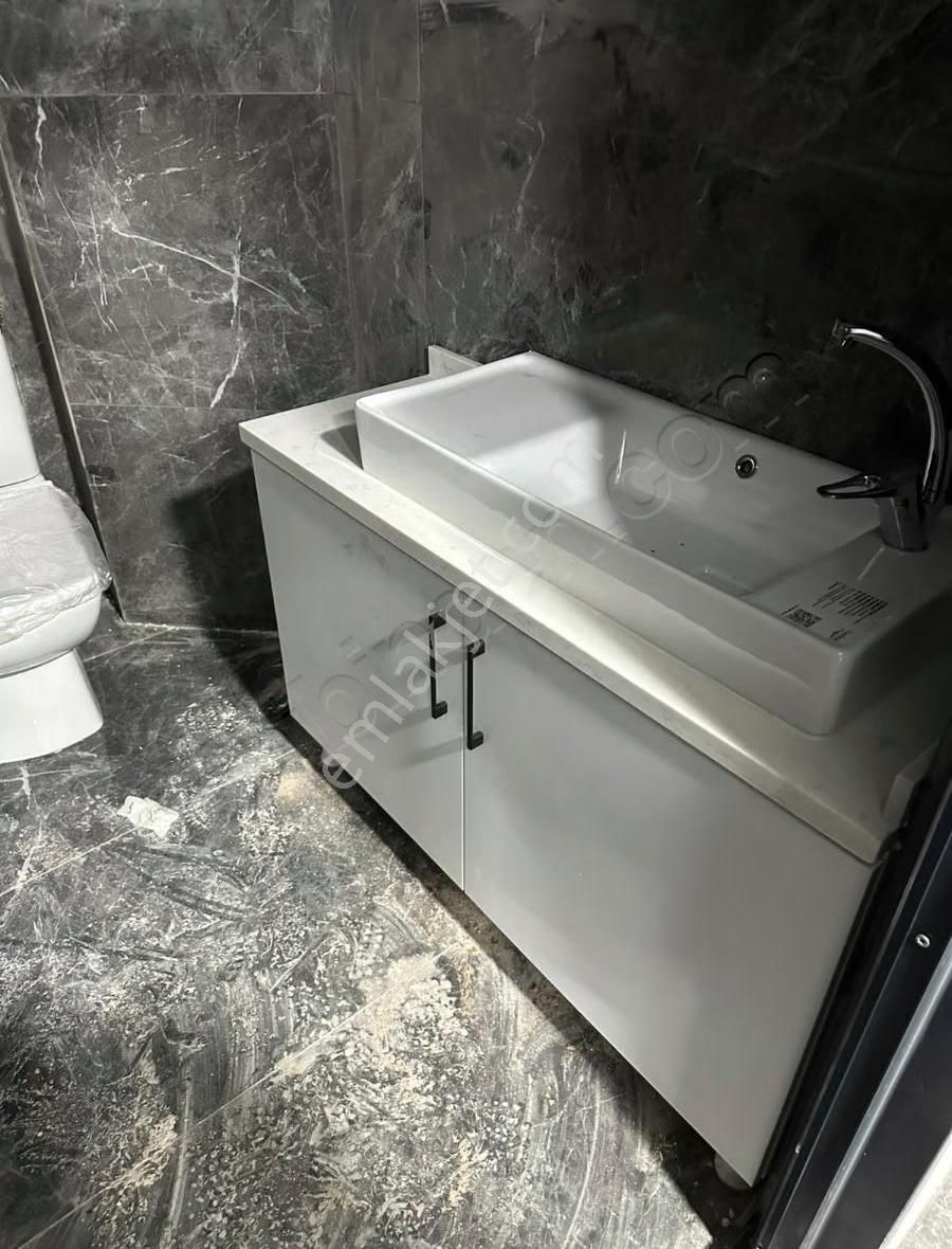 Bursa Emlak Alem-i Çarşı Merkezinde 50 M2 Pasaj İçinde Kiralık - Görsel 10