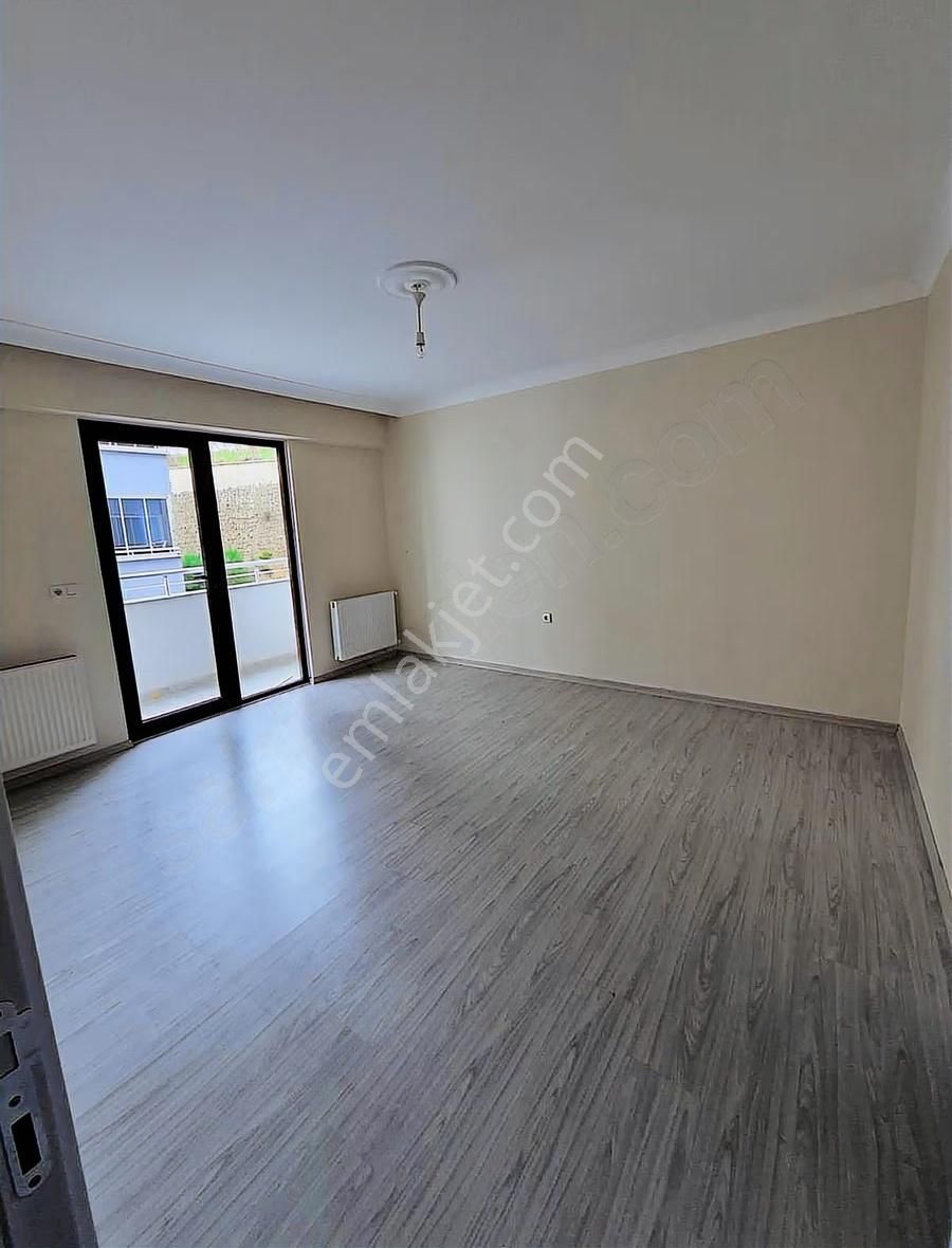 61nostalji Emlaktan Kiralık Daire 3+1 Karabey Konakları Pelitli - Görsel 2