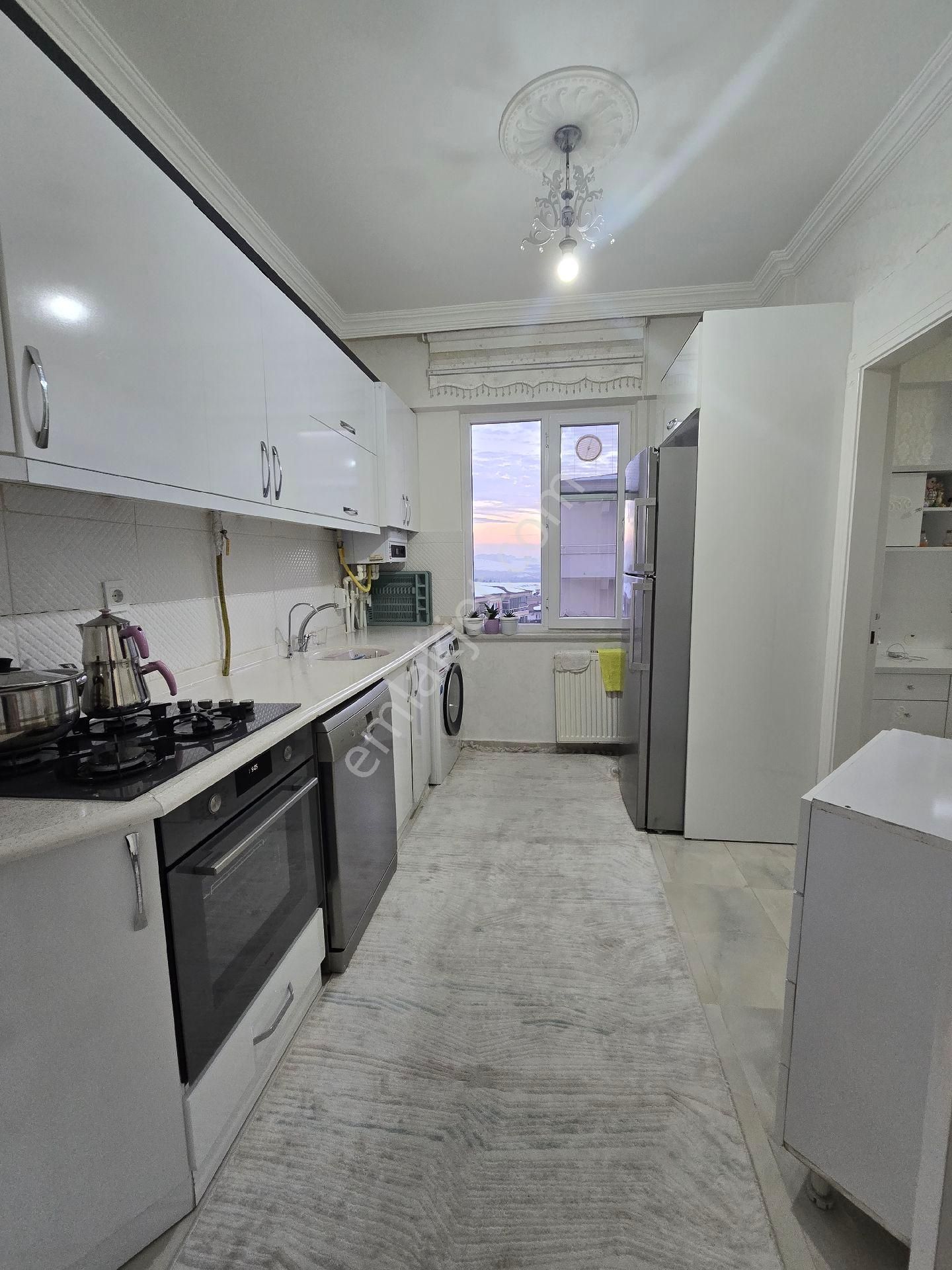 Hanedan Gyo'dan Güneykent'de Satılık 2+1 Yüksek Giriş Kat Daire