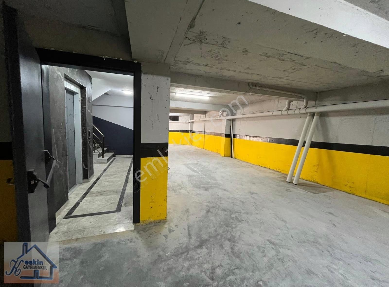Keskinden Karlıtepe Satılık 2+1 Ara Kat Asansörlü Otoparklı