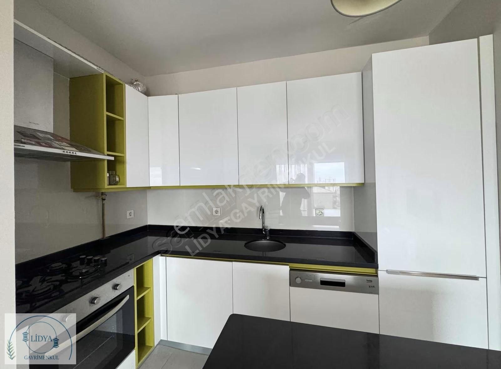 Yeditepe Loft 7/24 Güvenlik Geniş Tip Eşyalı 4.kat Manzaralı 1+1 - Görsel 12