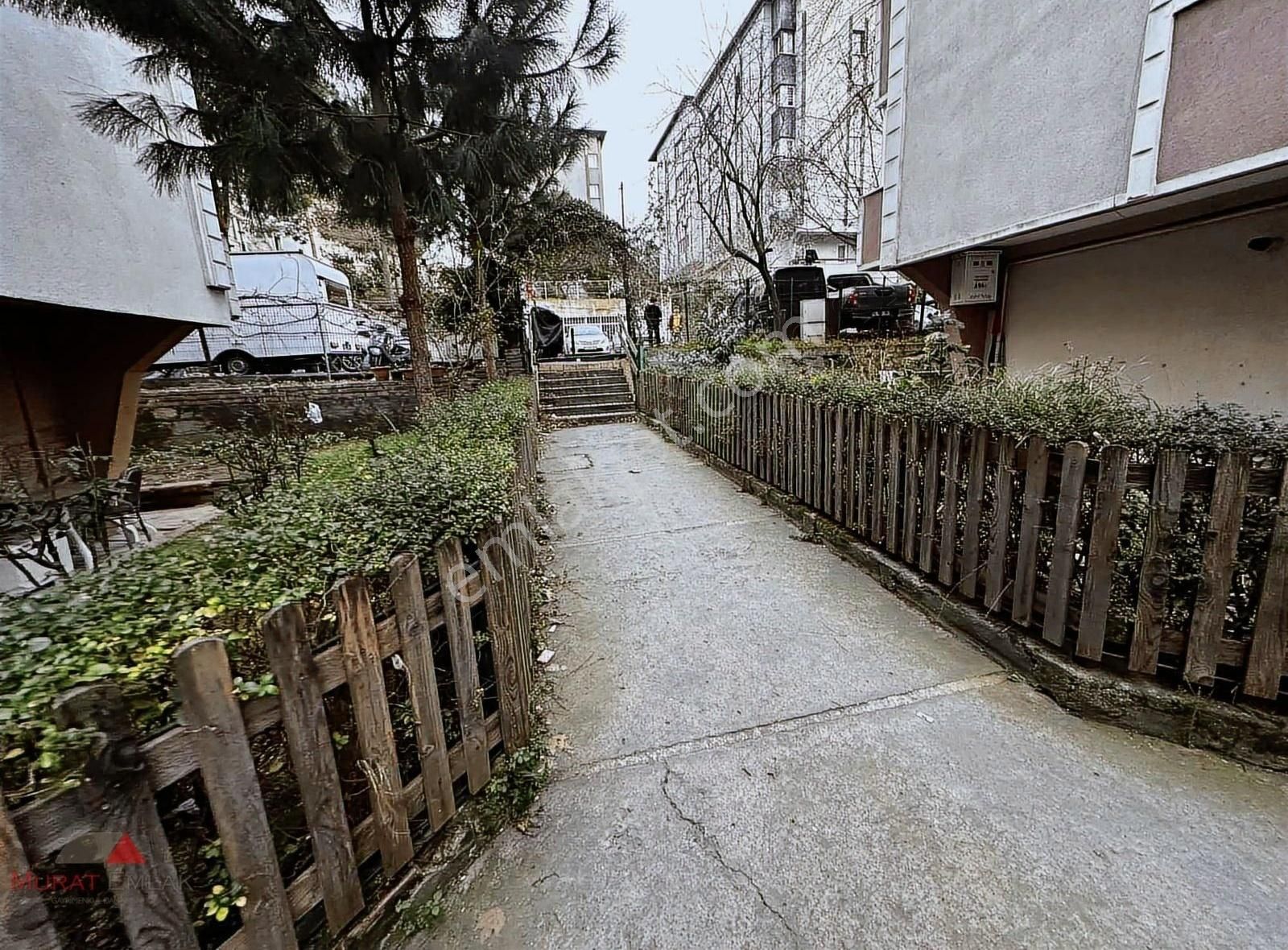 Murat Emlak'tan Site İçi 2+1 Otopark+bahçe Çıkışlı Kiralık Daire