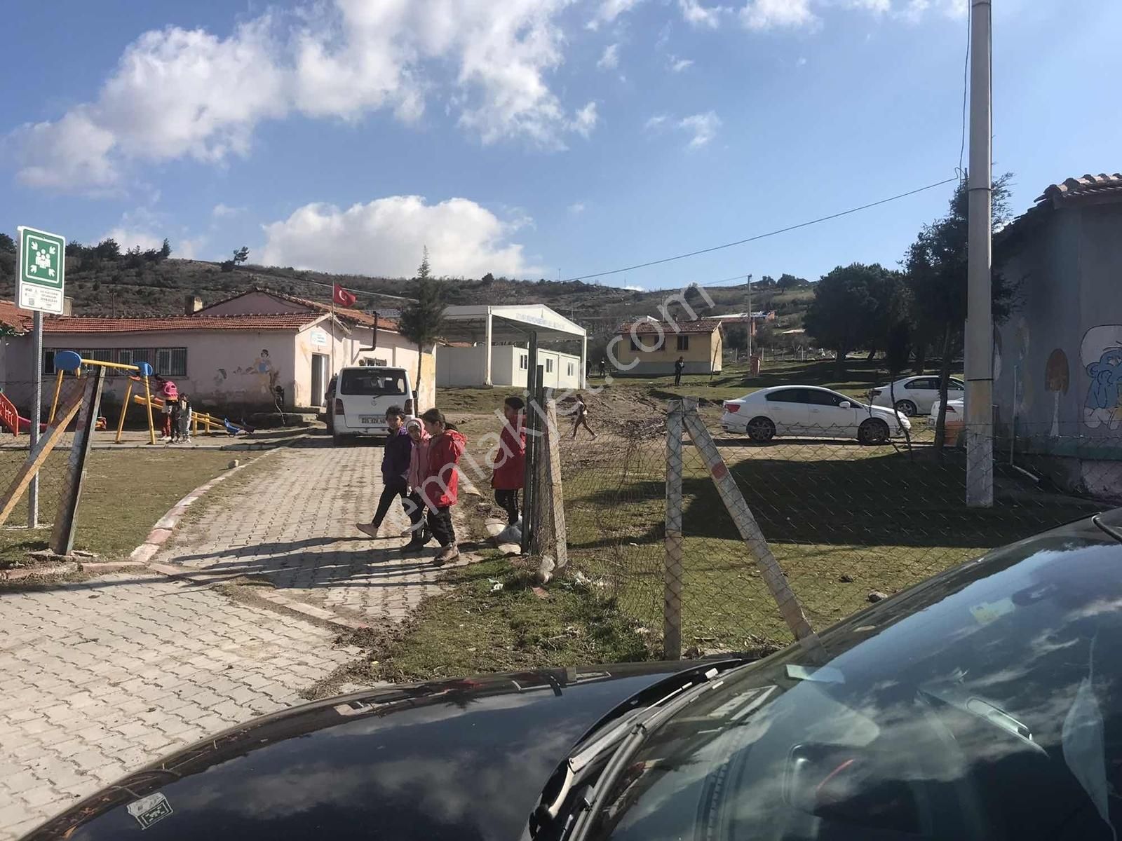 Köy Yerleşimine Yakın Tarla 3928 Metre .. - Görsel 3