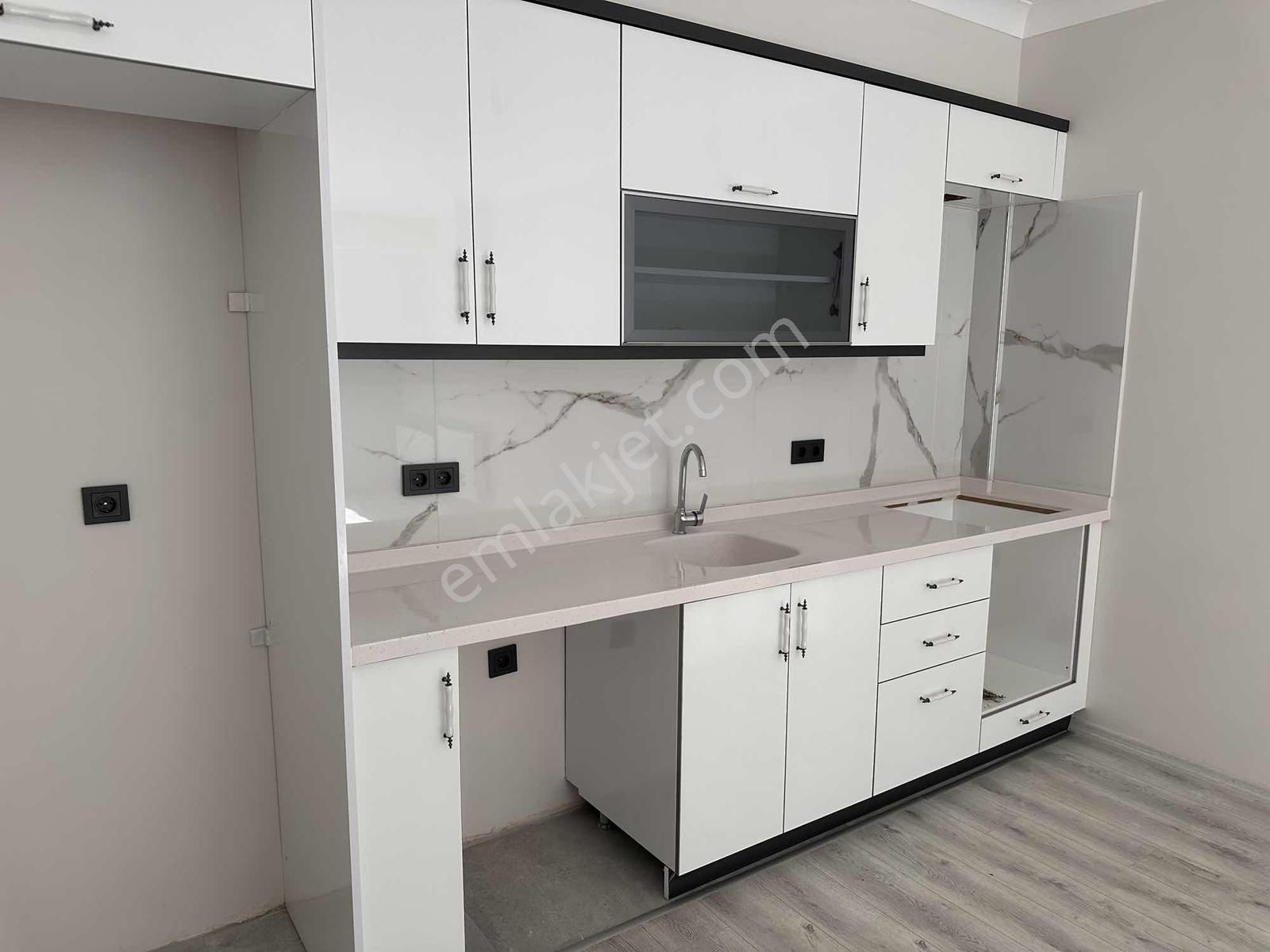 Kemalpaşa Mah. Doğalgazlı Cam Balkon Geniş Kiralık Daire - Görsel 11