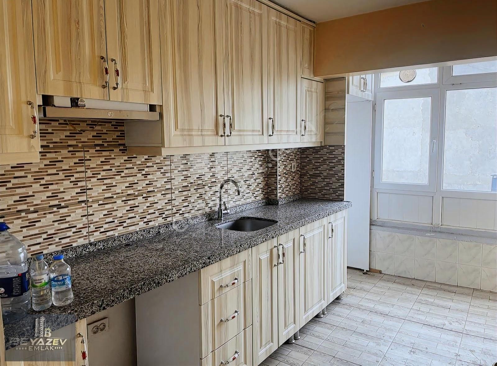 30 Ağustos Mahallesi 3+1 Satılık Ara Kat Daire