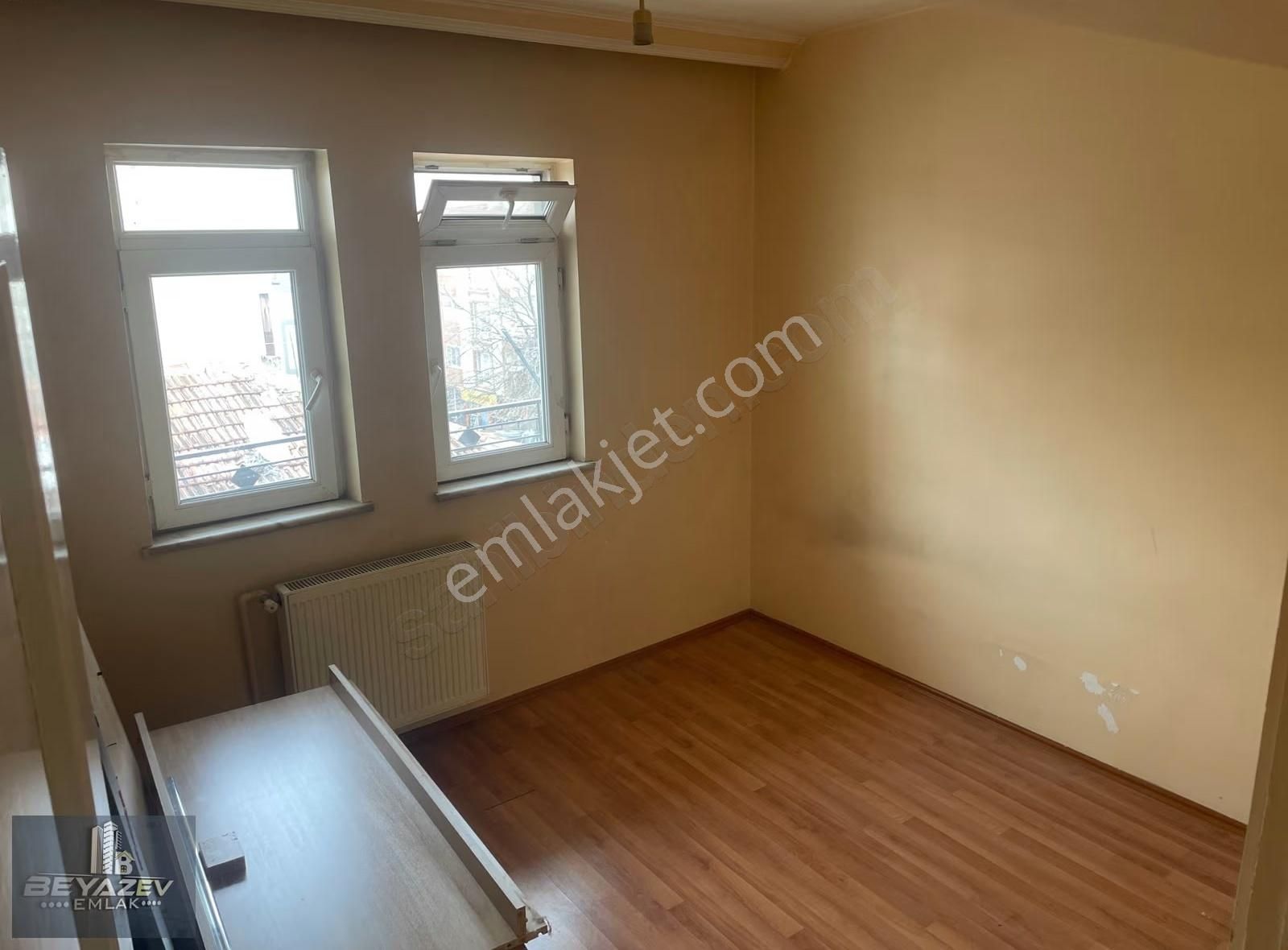 30 Ağustos Mahallesi 3+1 Satılık Ara Kat Daire - Görsel 2