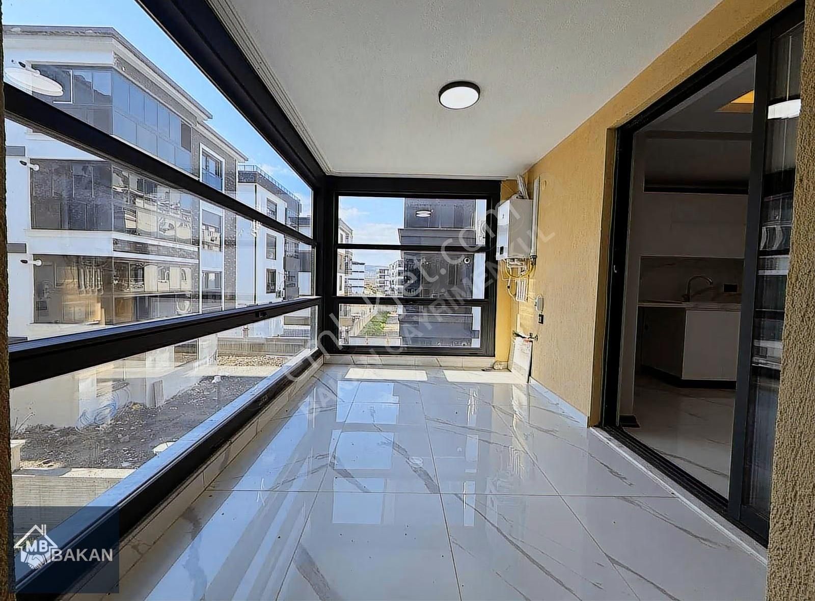 Bakan'dan Ultra Lüks 2+1 Harika Konum Giyotin Cam Balkonlu - Görsel 12