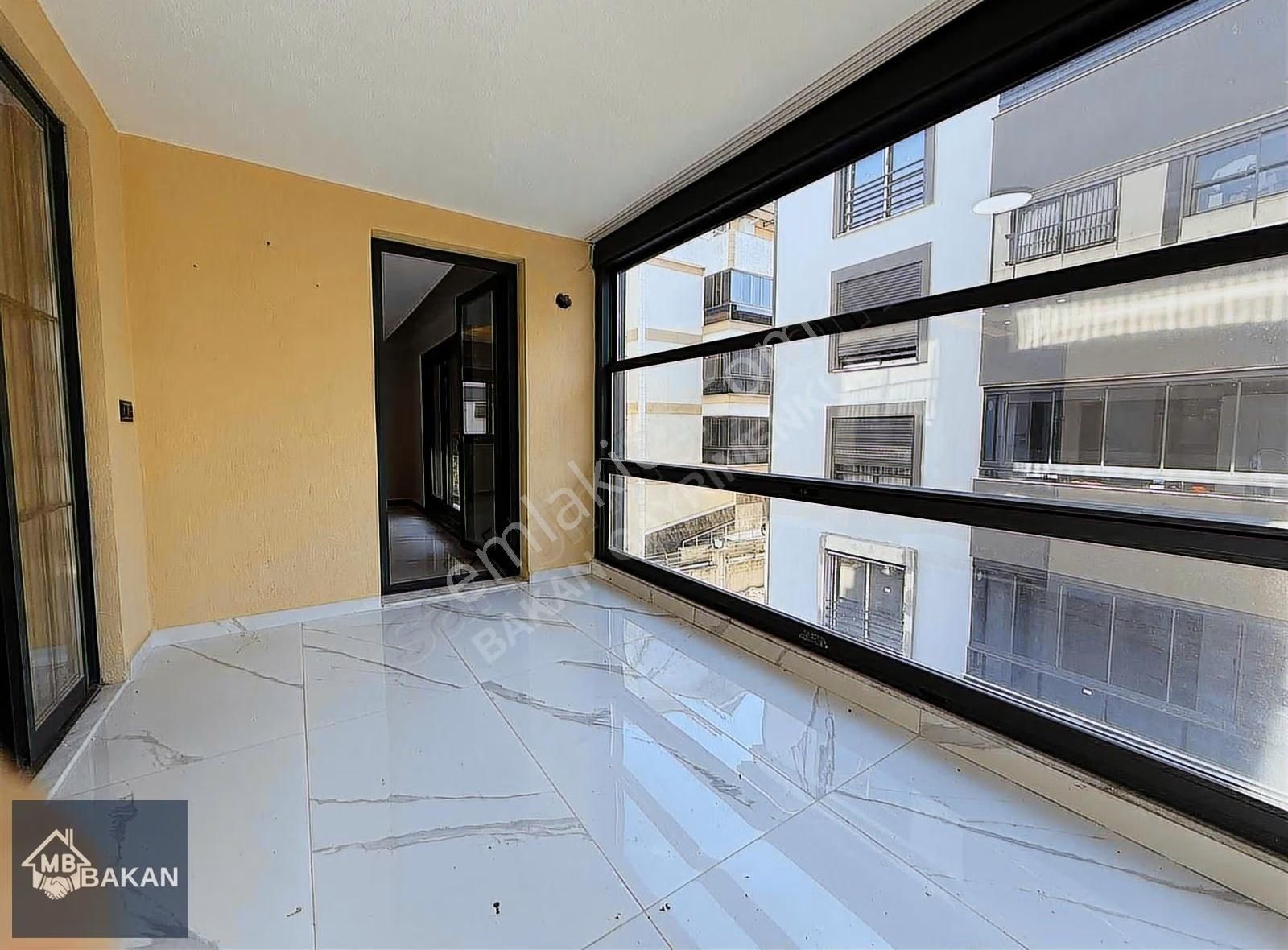 Bakan'dan Ultra Lüks 2+1 Harika Konum Giyotin Cam Balkonlu - Görsel 10