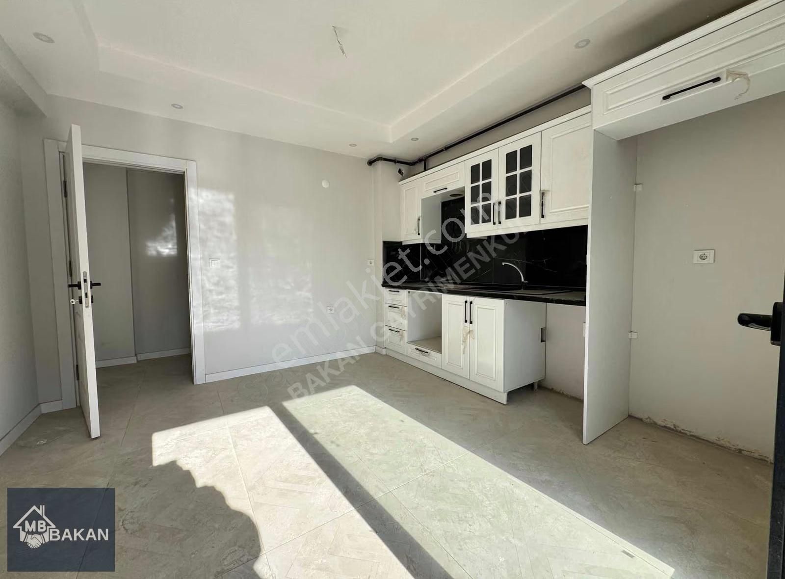 Bakan ' Dan Havuzlu Sitede Ultra Lüks 3+1 Satılık Daire