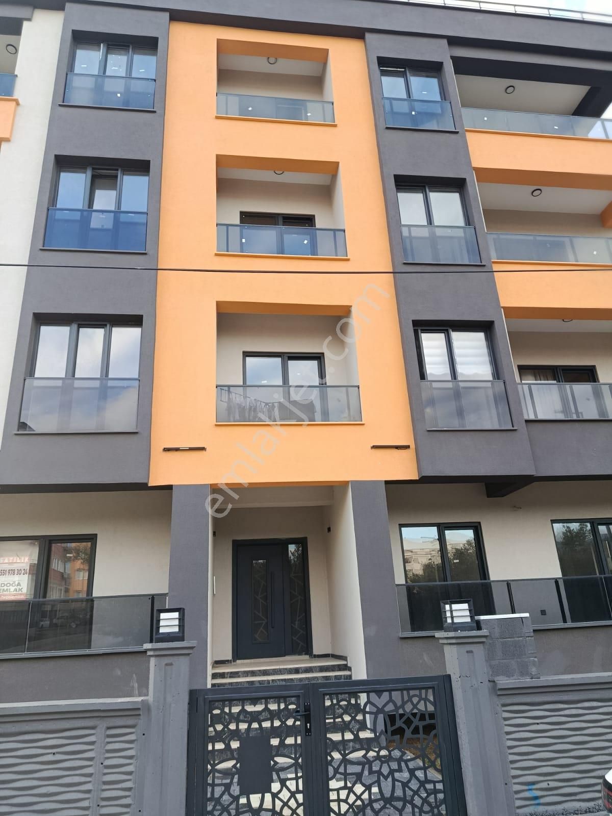 Akçay Doruk Gayrimenkul'den Kadıköy'de Fırsat Giriş Ön Cephe Daire - Görsel 3