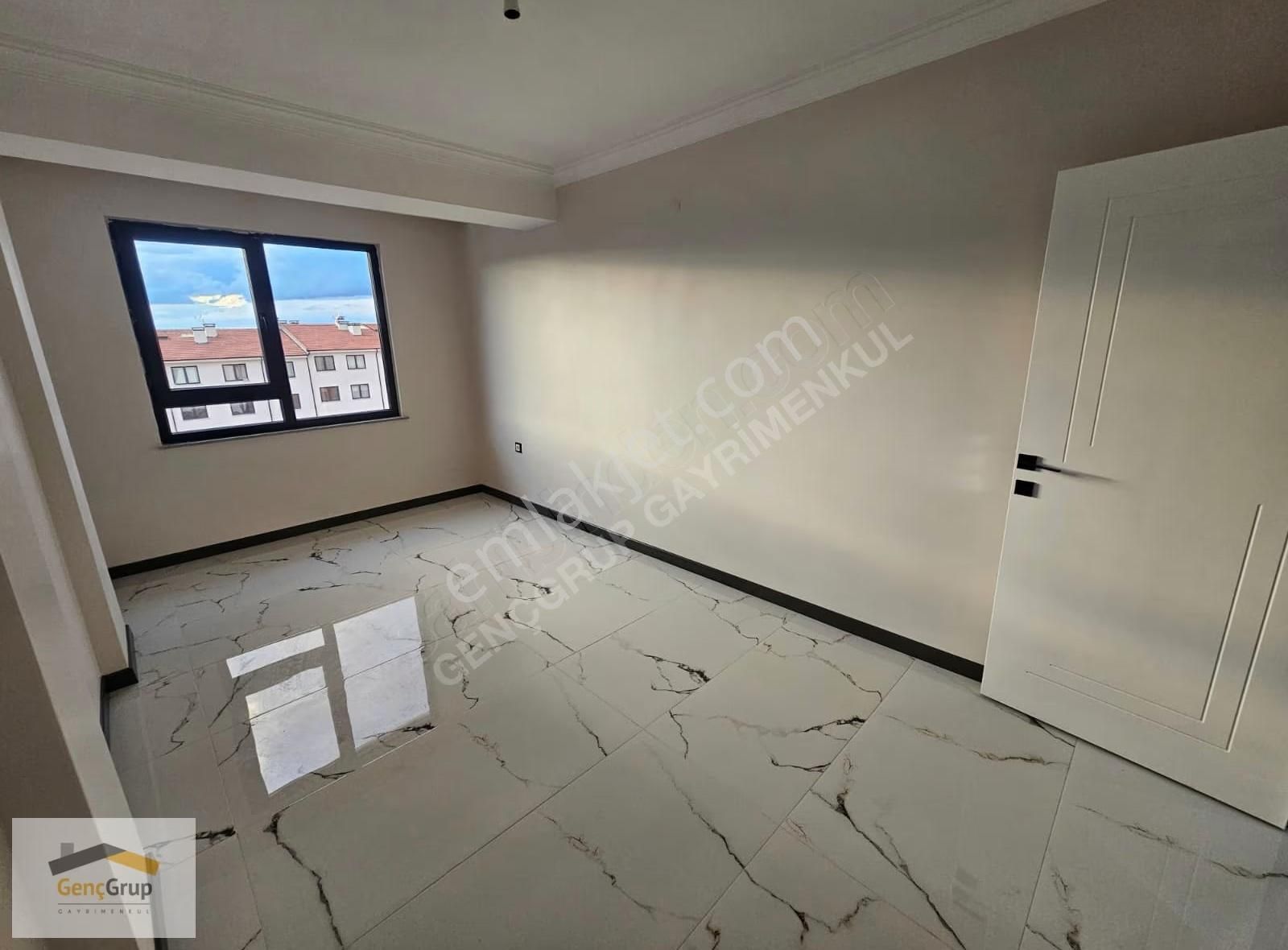 *genç Grup*tombakzade Yakını Yüksek Kredili Özel Garajlı Lüx 2+1 - Görsel 3