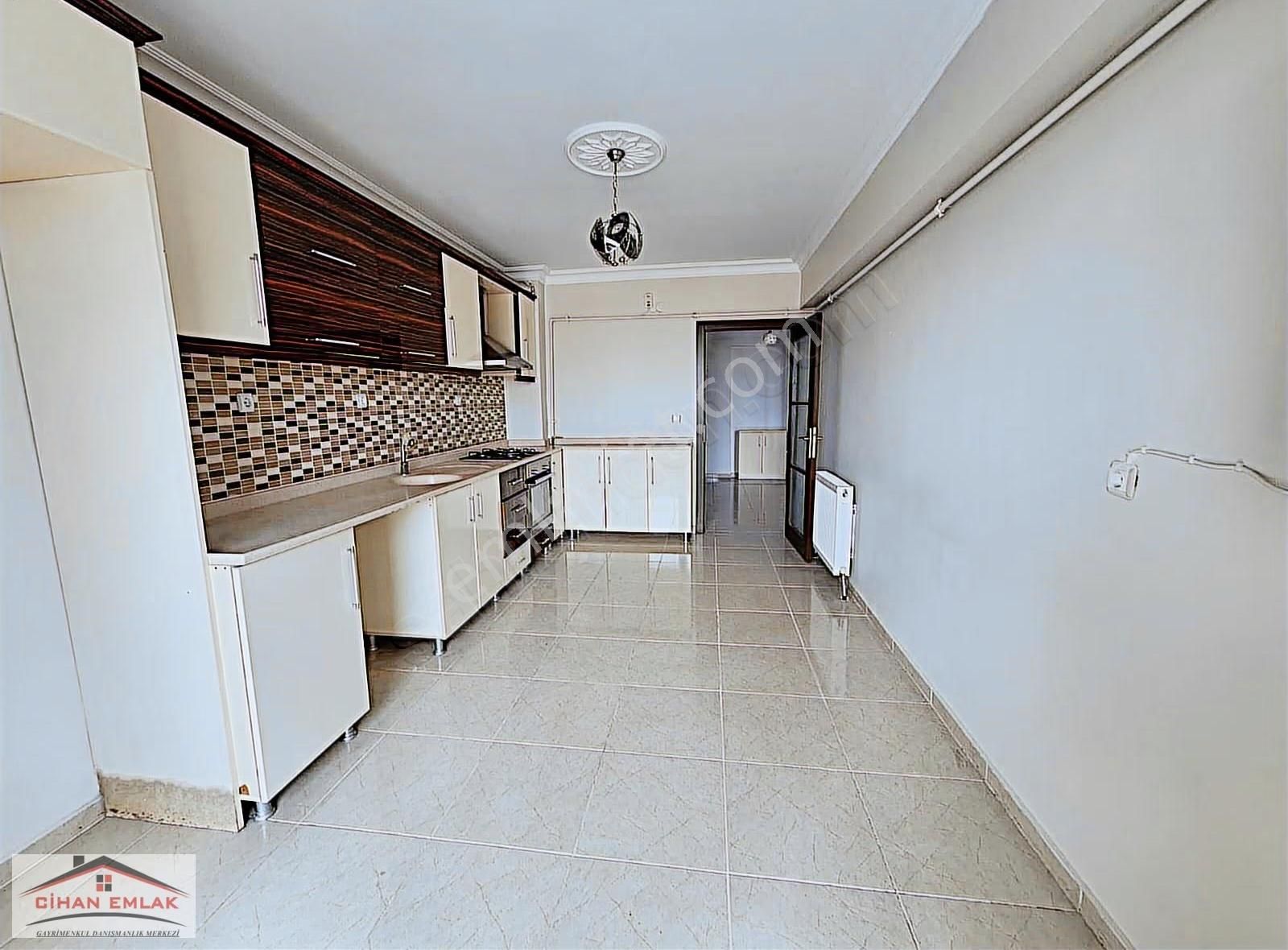 Burç Mahallesi Seval Ve Piri Cadde Yakın Katta Satlık 3+1 Daire - Görsel 24