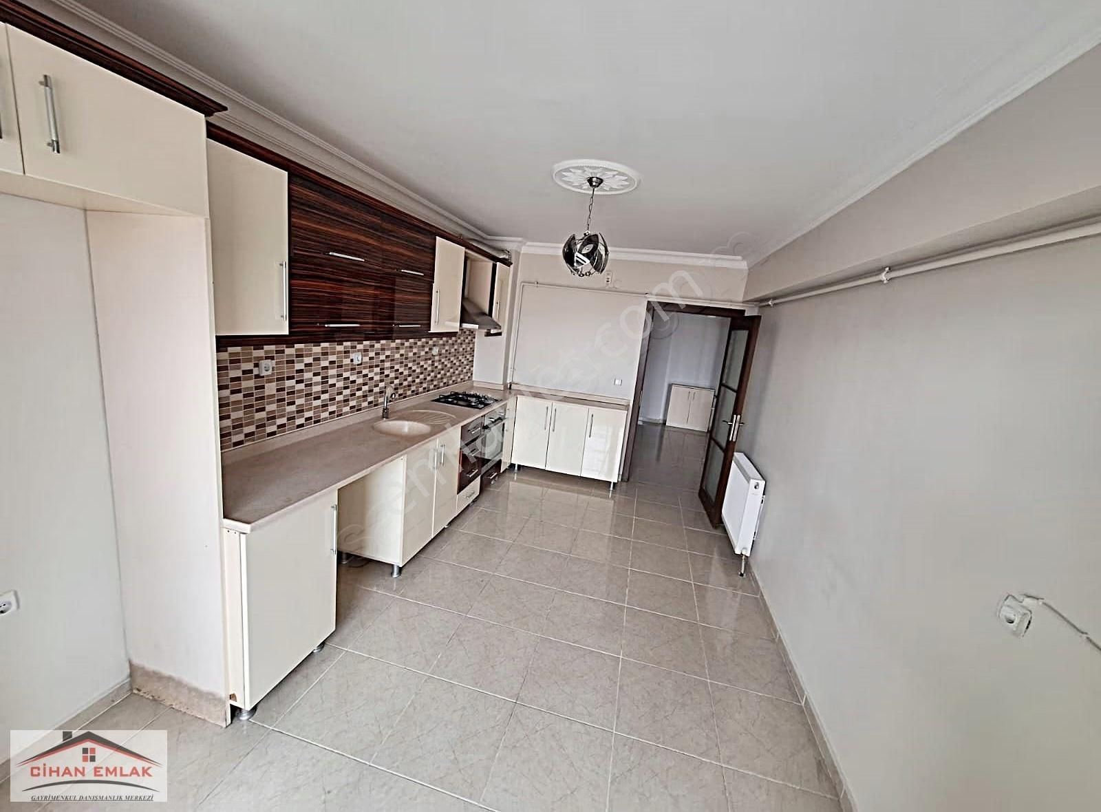 Burç Mahallesi Seval Ve Piri Cadde Yakın Katta Satlık 3+1 Daire - Görsel 13