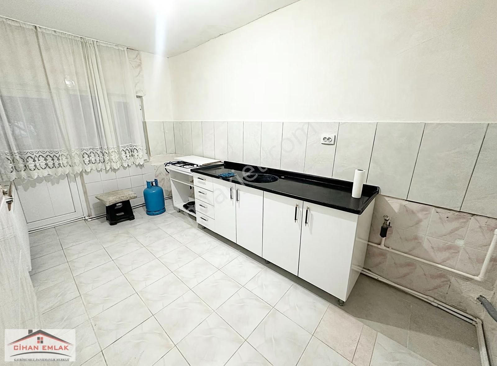 Cihandan Yakacık Merkeze Yakın Hazır 2+1 Evle Beraber 620m2 Arsa - Görsel 3