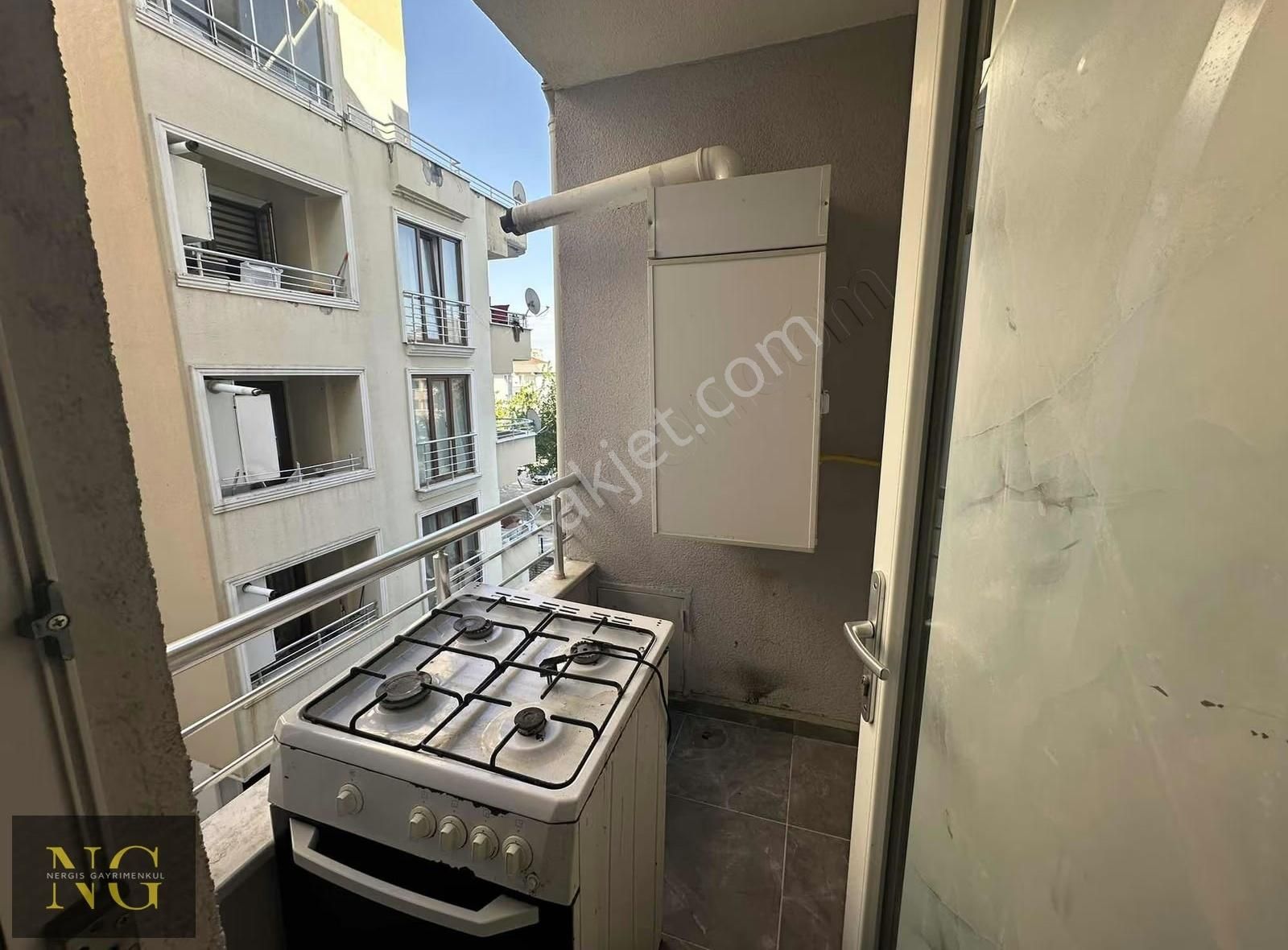 Nergisden Kiralık 2+1 Ayrı Mutfak Ara Kat Çift Balkon Daire - Görsel 11
