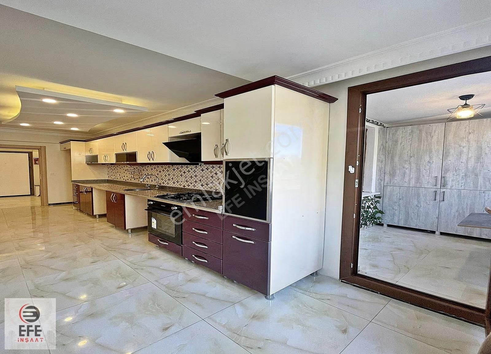 Efe'den Metrobüse 5dk Mesafede Dekorlu 2+1 Daire - Görsel 11