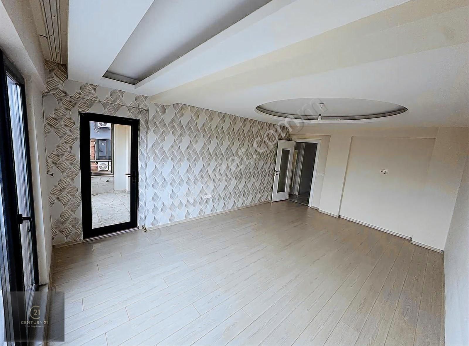 Paşakentte Cadde Üzeri, Deniz Manzaralı 3+1 Satılık Daire