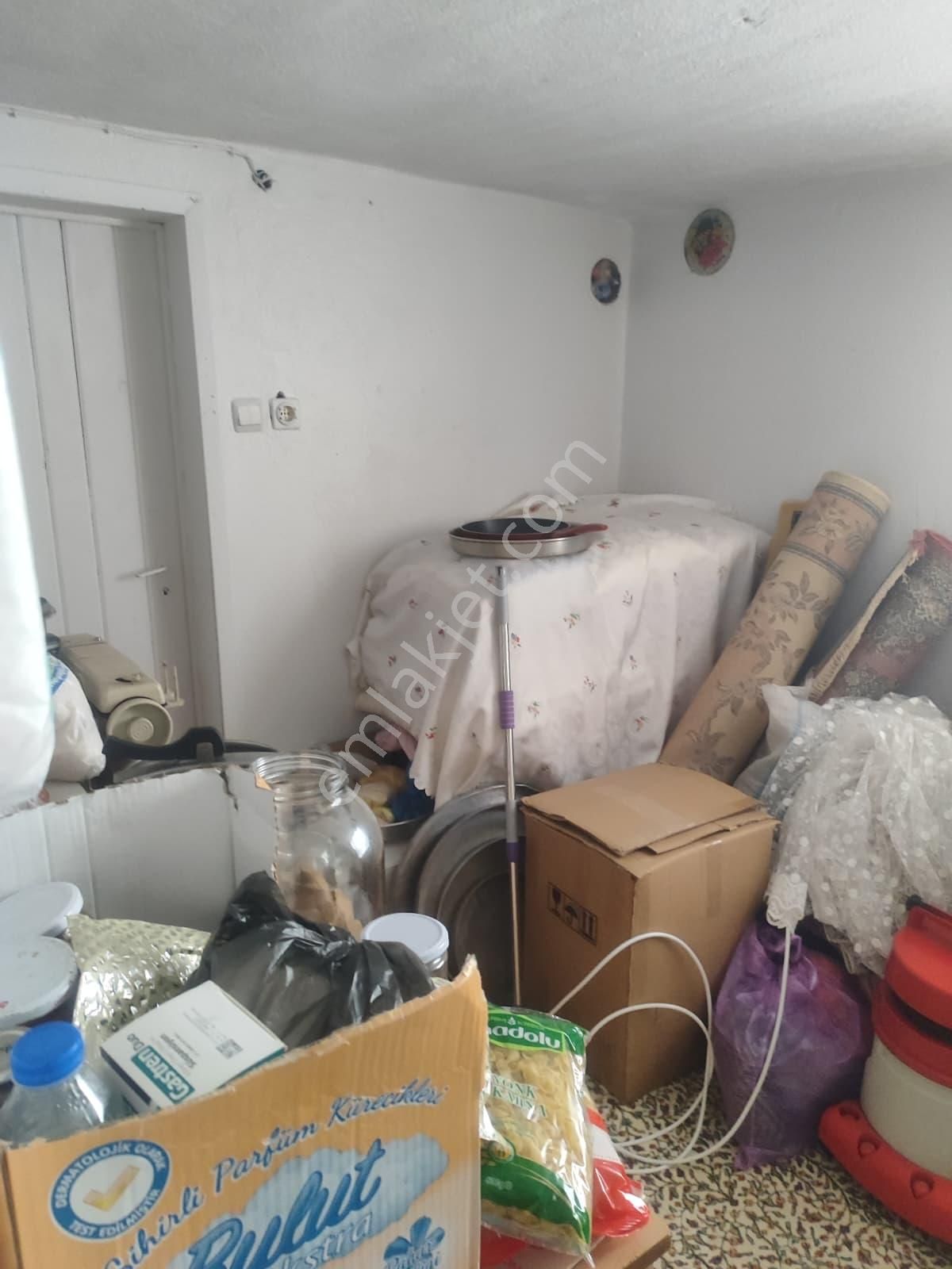 İlçe Merkezinde 140m2 Avlulu Tek Kat Müstakil Ev Mustafakemalpaşa Da - Görsel 7