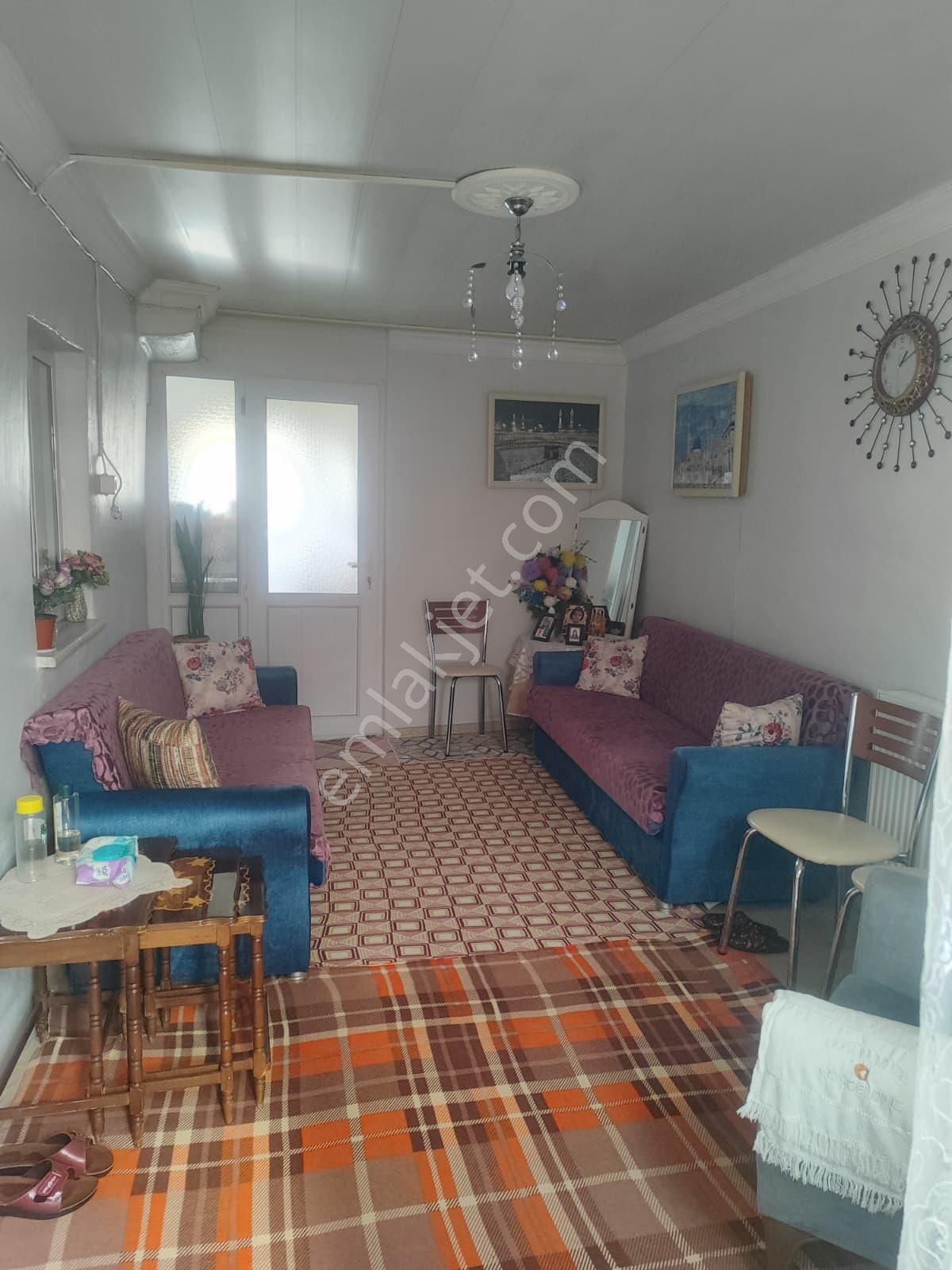 İlçe Merkezinde 140m2 Avlulu Tek Kat Müstakil Ev Mustafakemalpaşa Da - Görsel 2