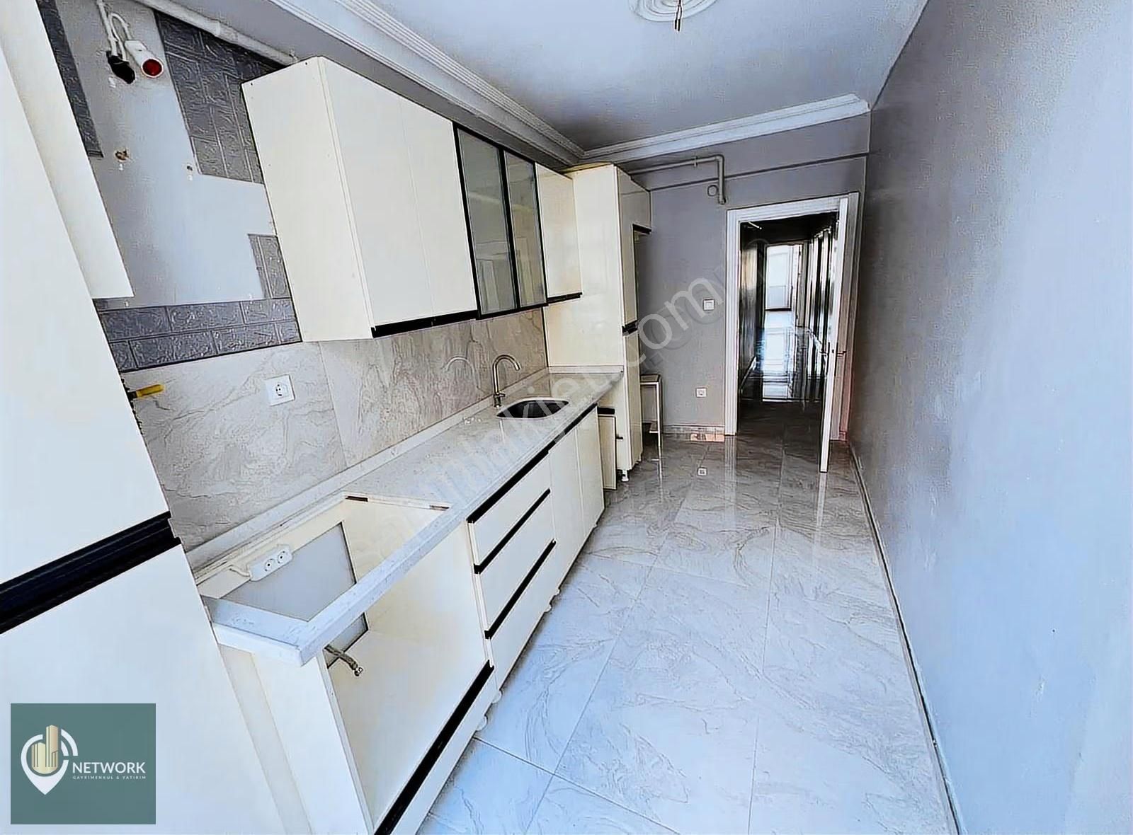 Mecidiyeköyde Balkonlu Eşyasız Ulaşımı Rahat Çok Geniş - Görsel 2