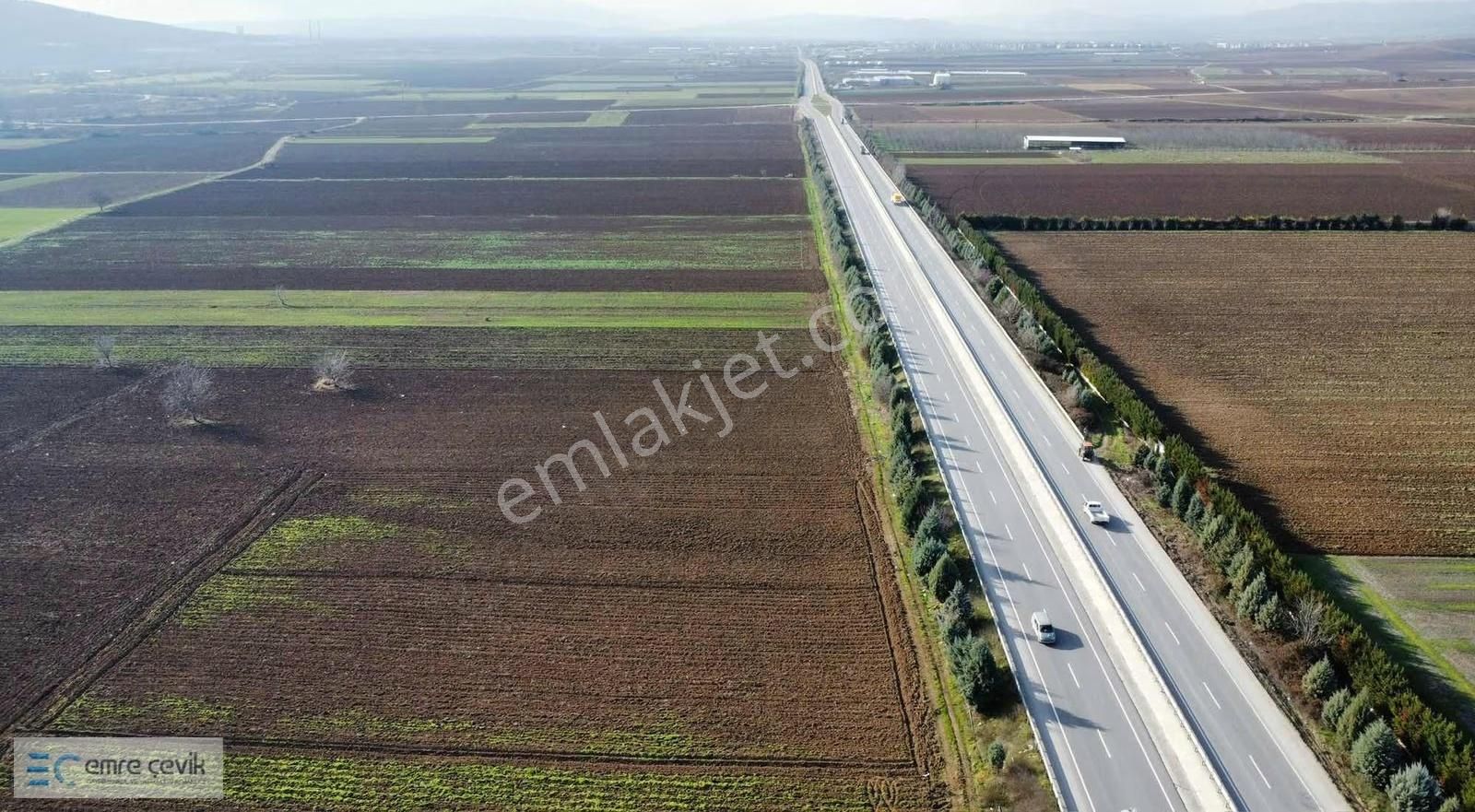 Emre Çevik'den Yenişehir Akdere Otoyola Cephe Tarla 3700m2 - Görsel 2