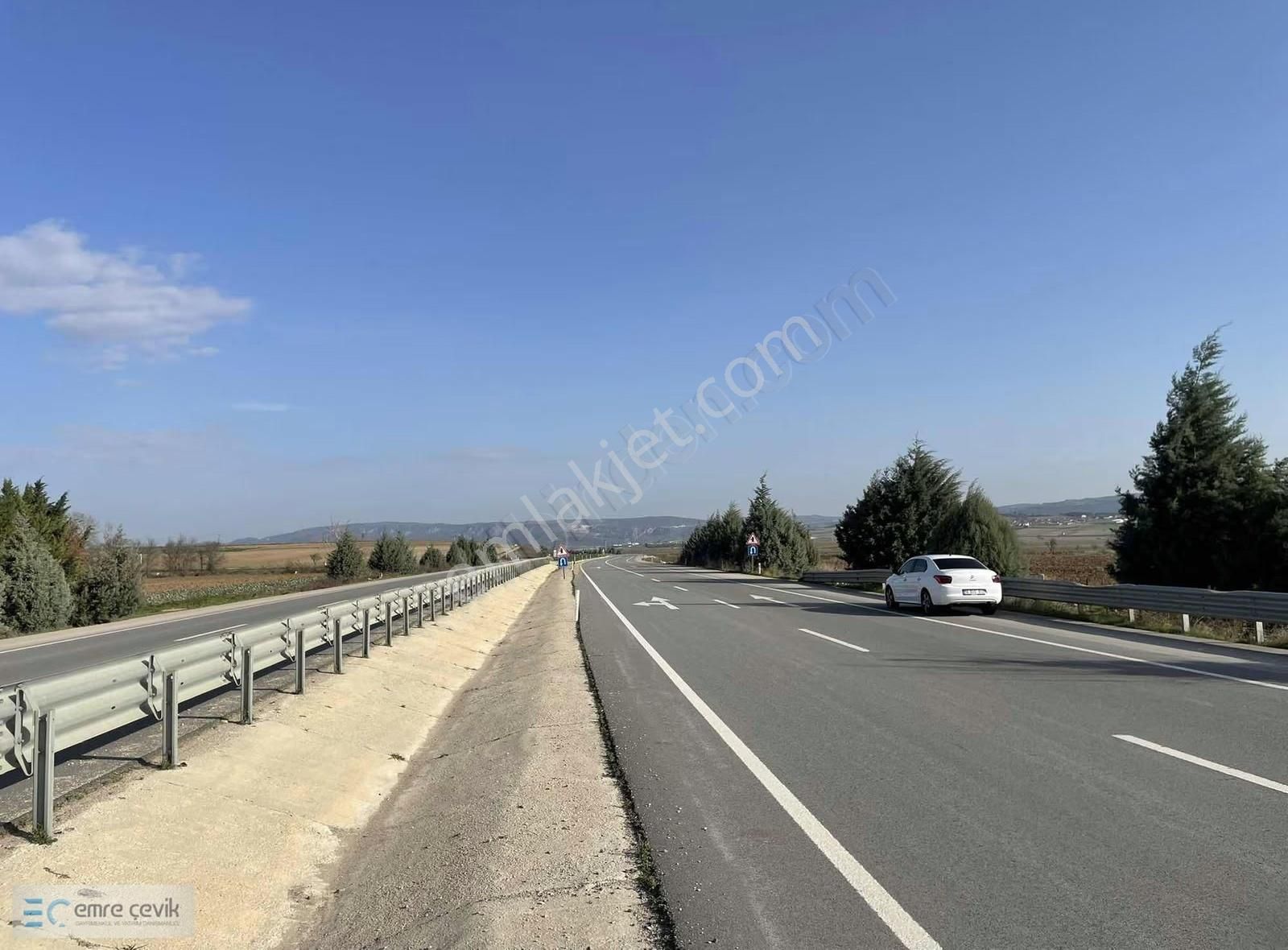 Emre Çevik'den Yenişehir Akdere Otoyola Cephe Tarla 3700m2 - Görsel 6