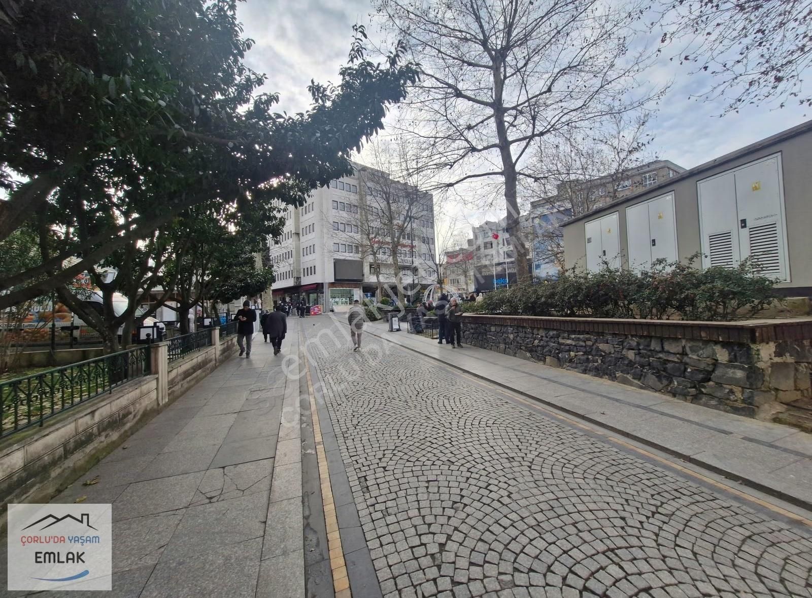 Belediye Karşısında Küçükler İş Merkezinde Kiralık Büro/ofis - Görsel 6