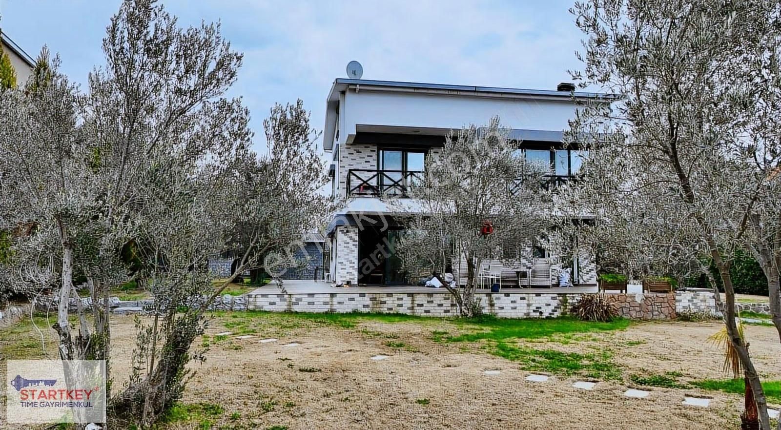 Yakaköy Nilüfer Sok Satılık 270 Mt Yapı Kayıtlı 3+1 Villa