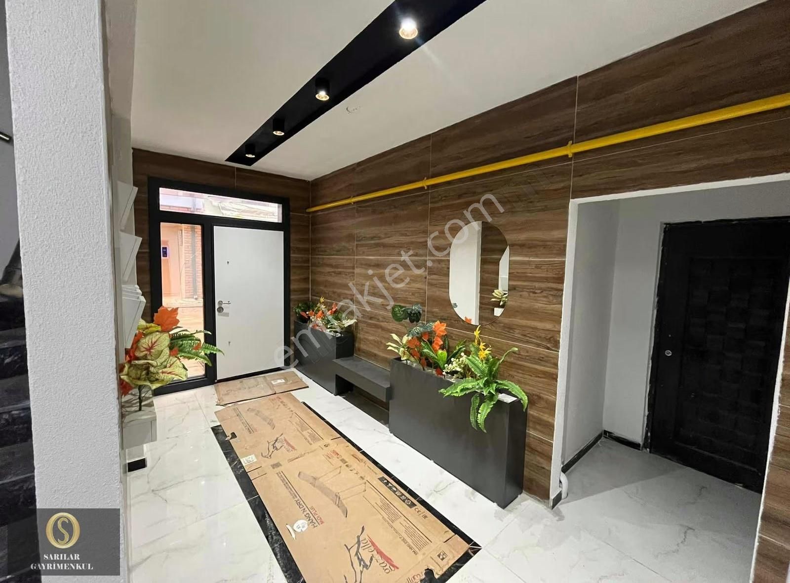 Sarılar Gayrimenkul Özel Garajlı Fırsat 3+1 Köşe Parsel Satılık