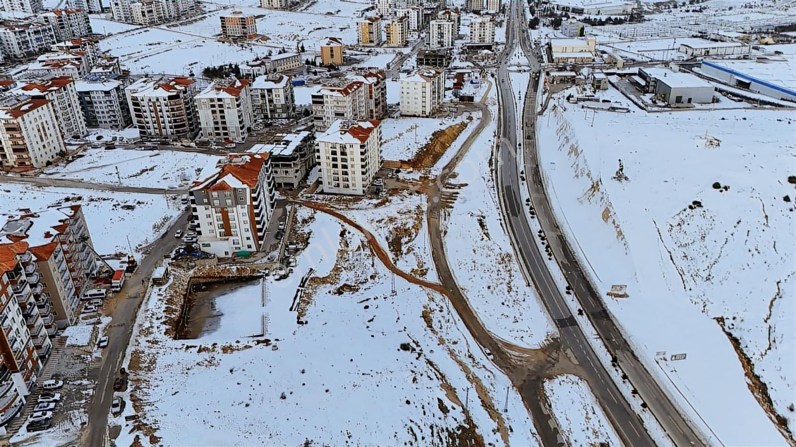 Hakev'den Gaziantep Yolu'na Sıfır Blok Arsası Satılıktır